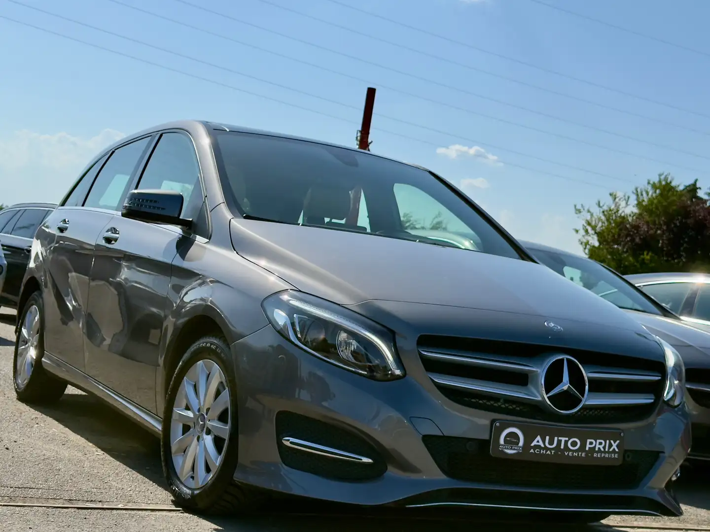 Mercedes-Benz B 180 BE Edition Navi Cuir Cam Pano Etat Neuf Euro 6b Gris - 2