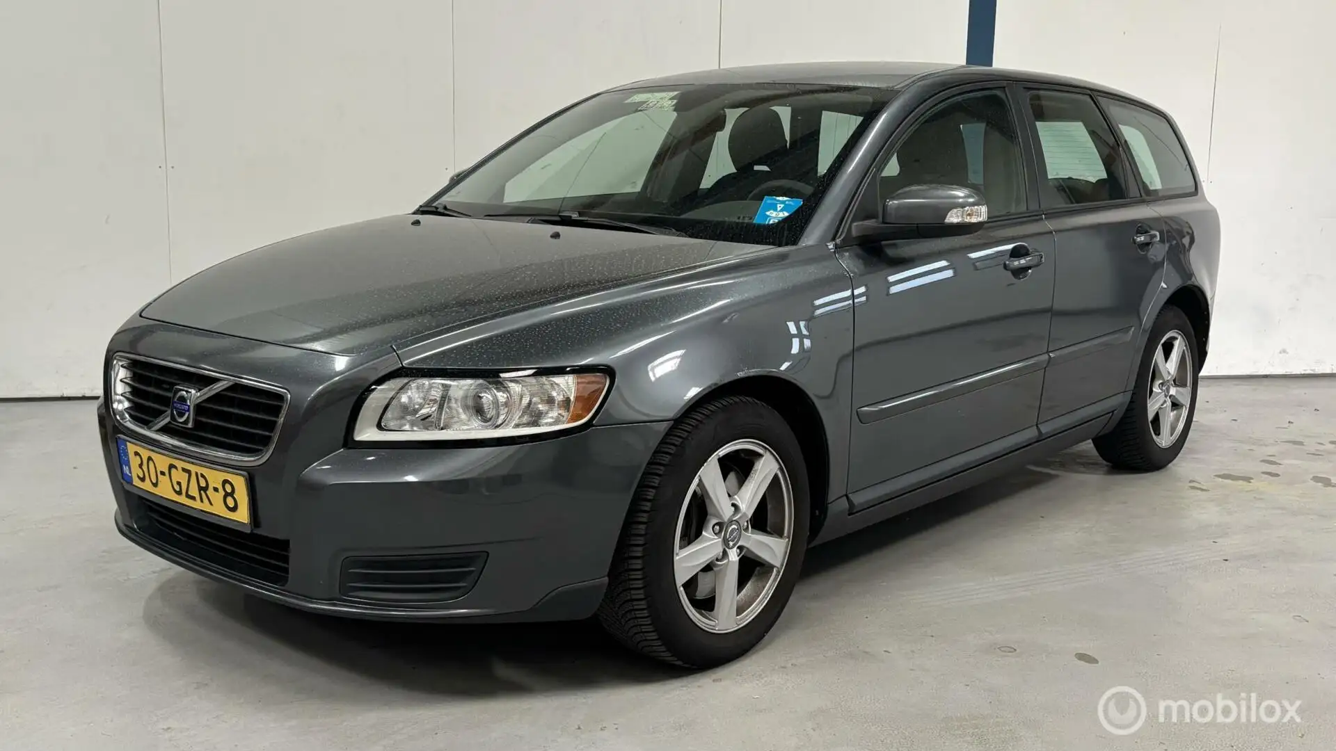 Volvo V50 1.6D Edition I EXPORT Grijs - 1