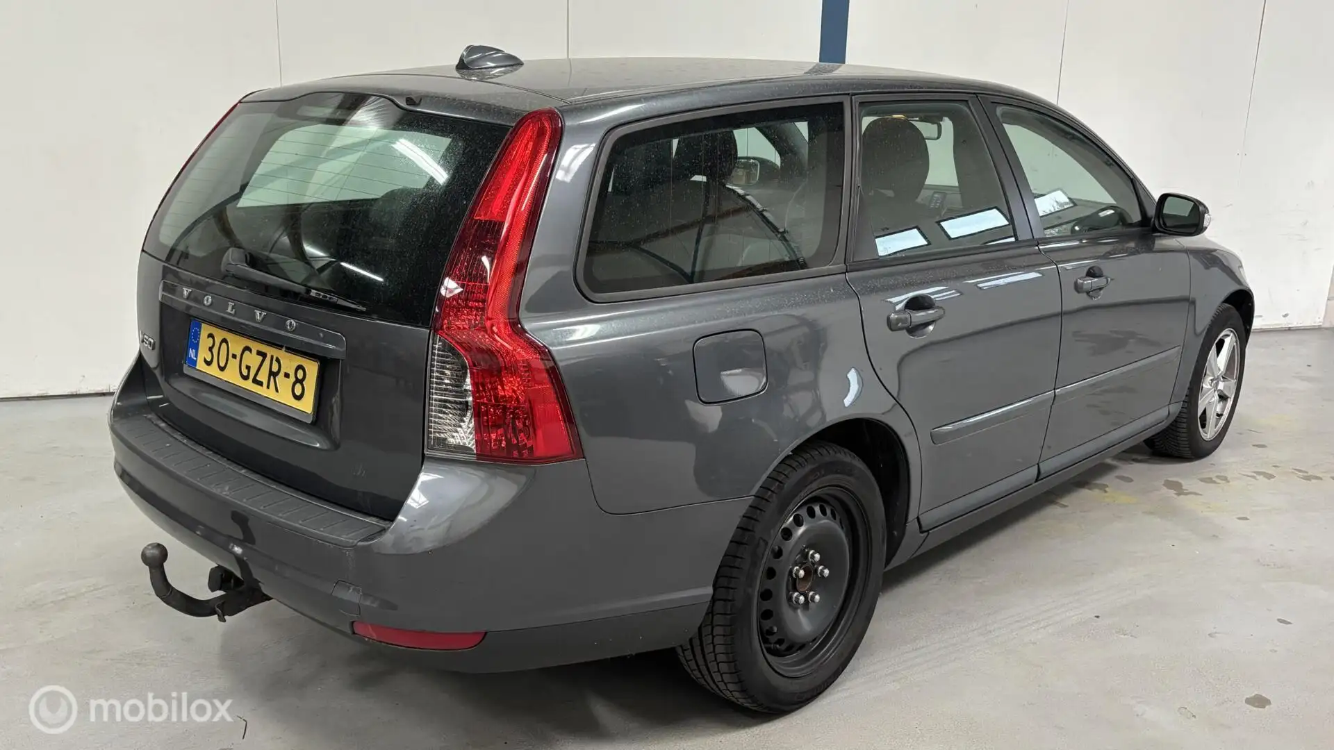 Volvo V50 1.6D Edition I EXPORT Grijs - 2