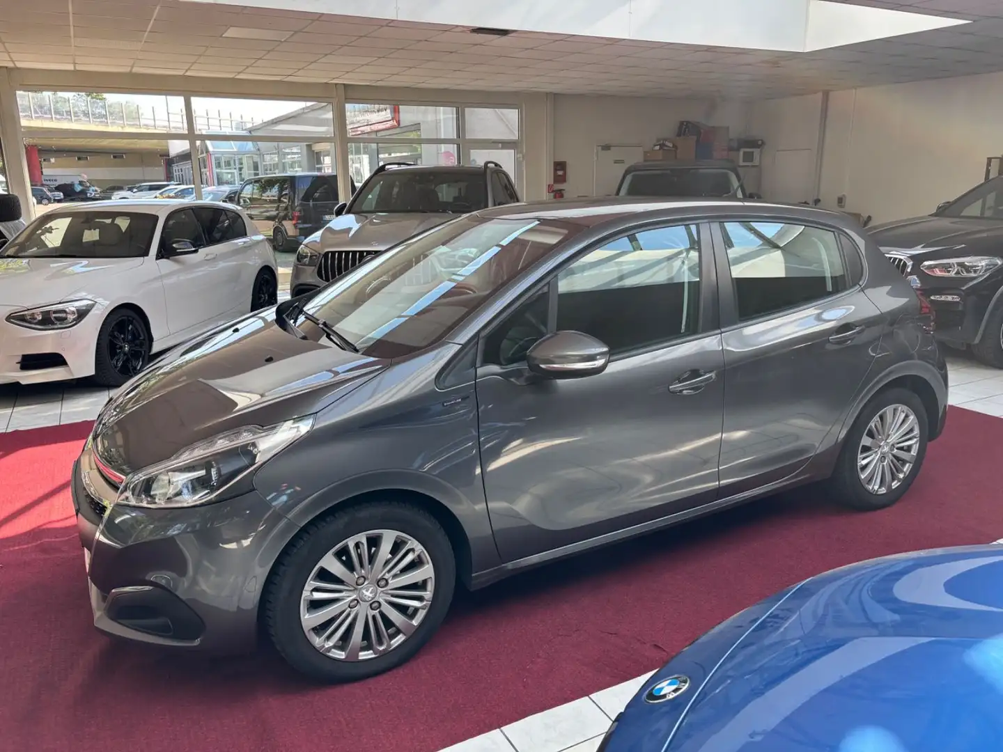 Peugeot 208 1.2 Signature NAVI+AUT+PDC+ANDROID+APPLE CAR Gris - 1