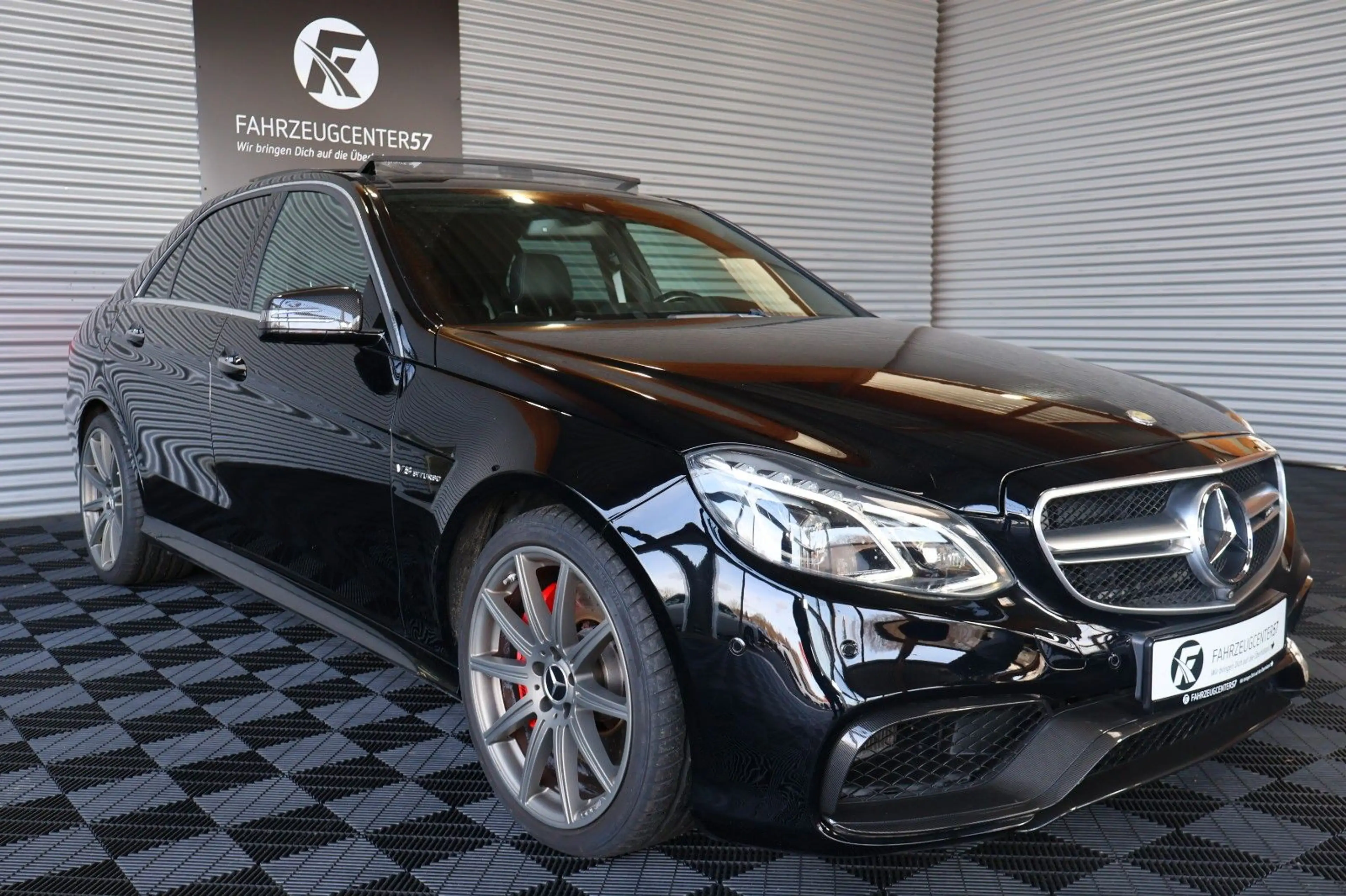 Mercedes-Benz E 63 AMG S 4MATIC/LED/PANO/H&K/360°KAMERA — photo 5
