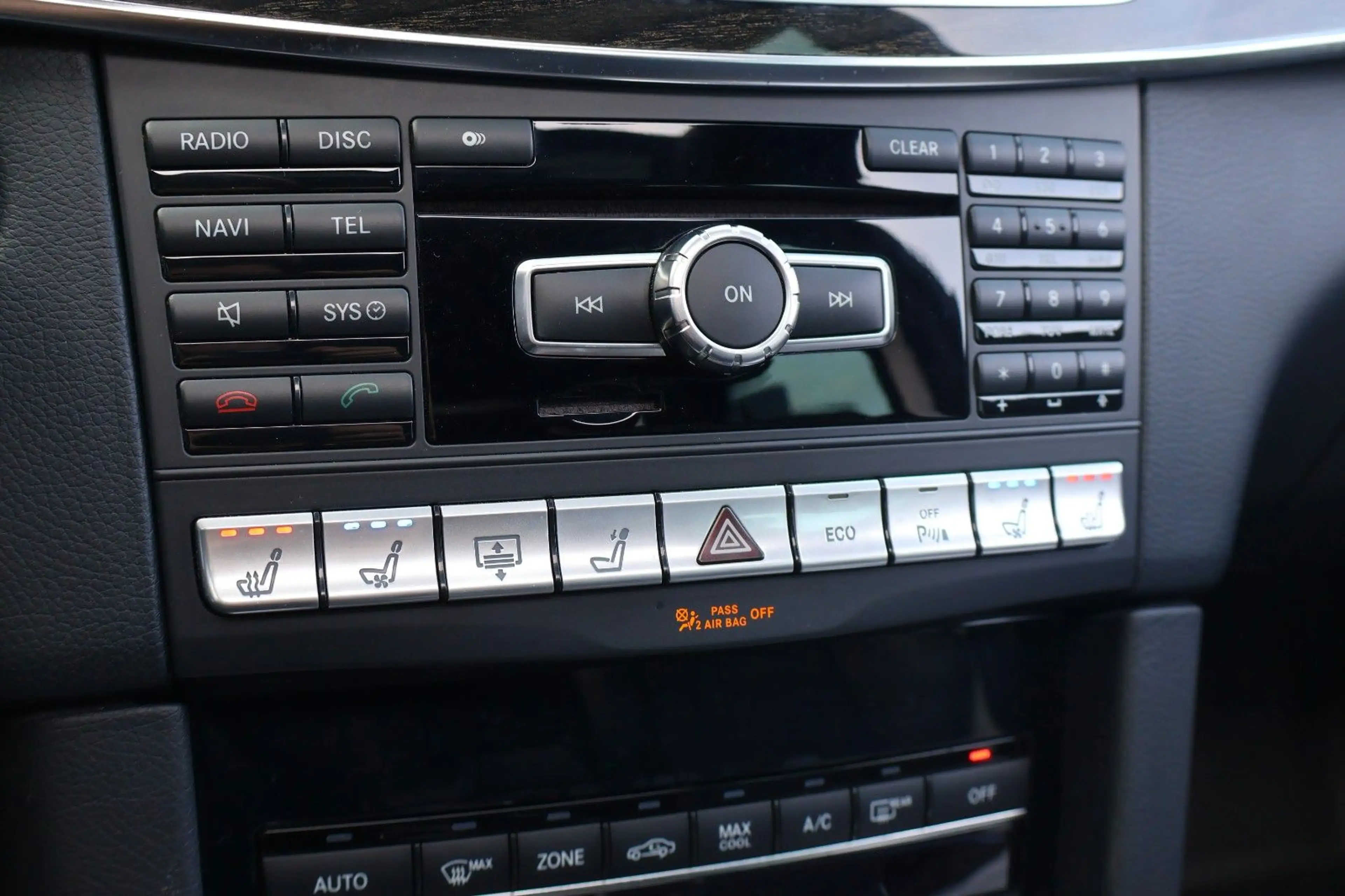 Mercedes-Benz E 63 AMG S 4MATIC/LED/PANO/H&K/360°KAMERA — photo 15
