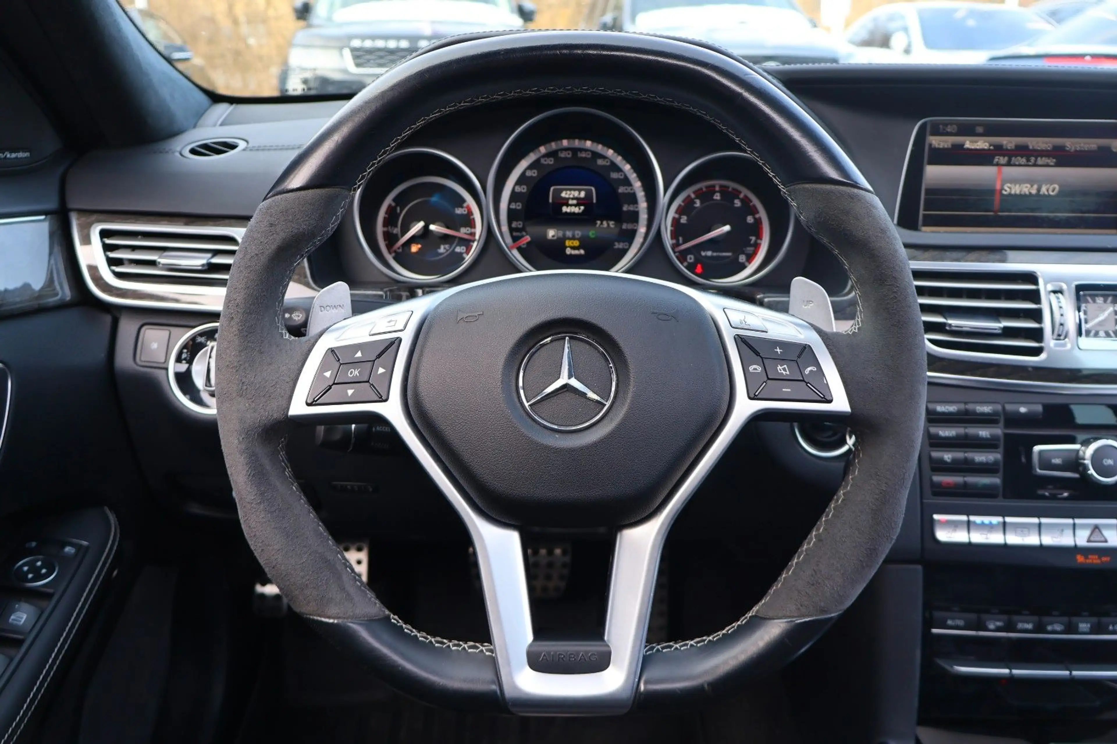Mercedes-Benz E 63 AMG S 4MATIC/LED/PANO/H&K/360°KAMERA — photo 12