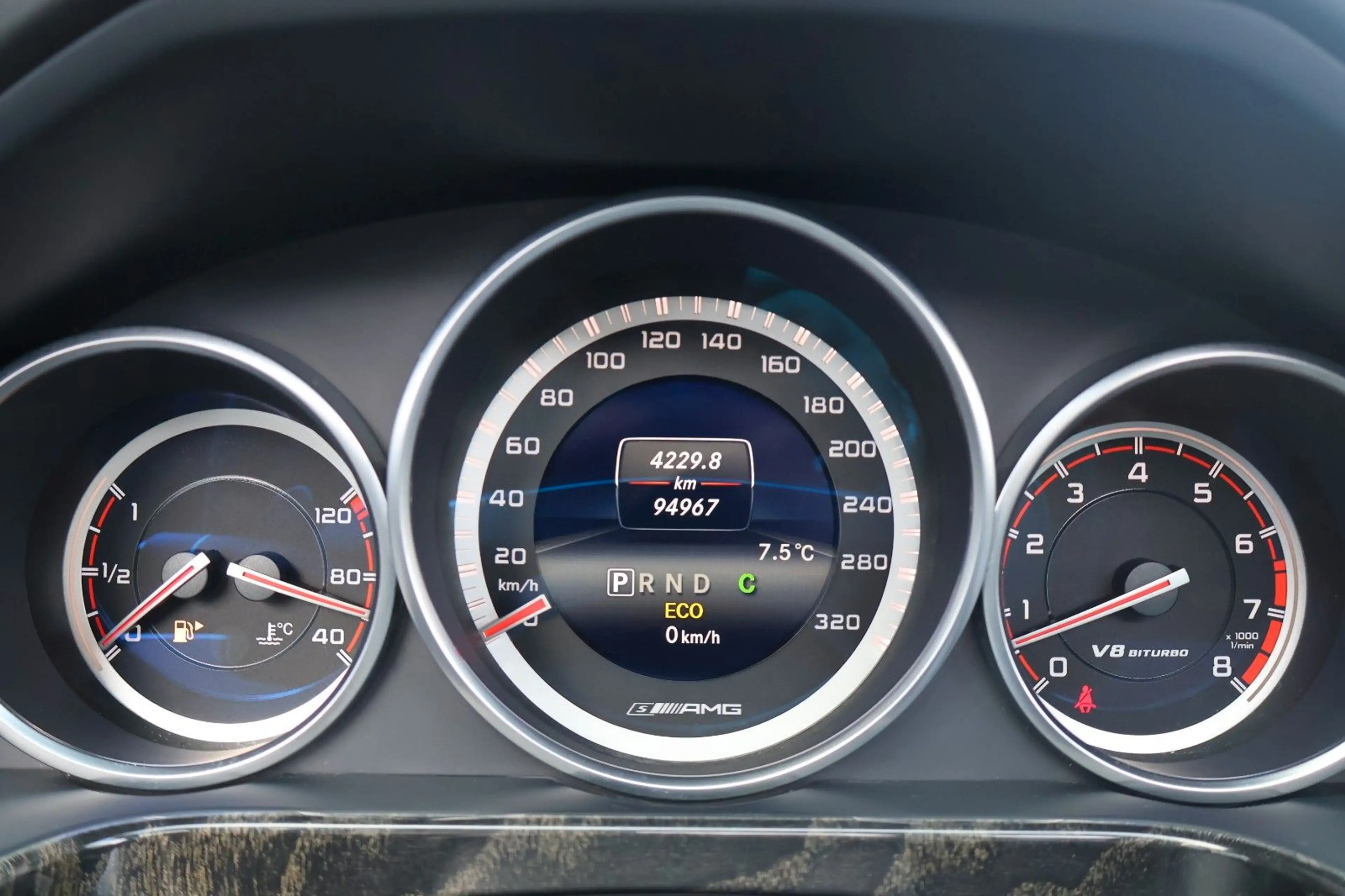 Mercedes-Benz E 63 AMG S 4MATIC/LED/PANO/H&K/360°KAMERA — photo 13
