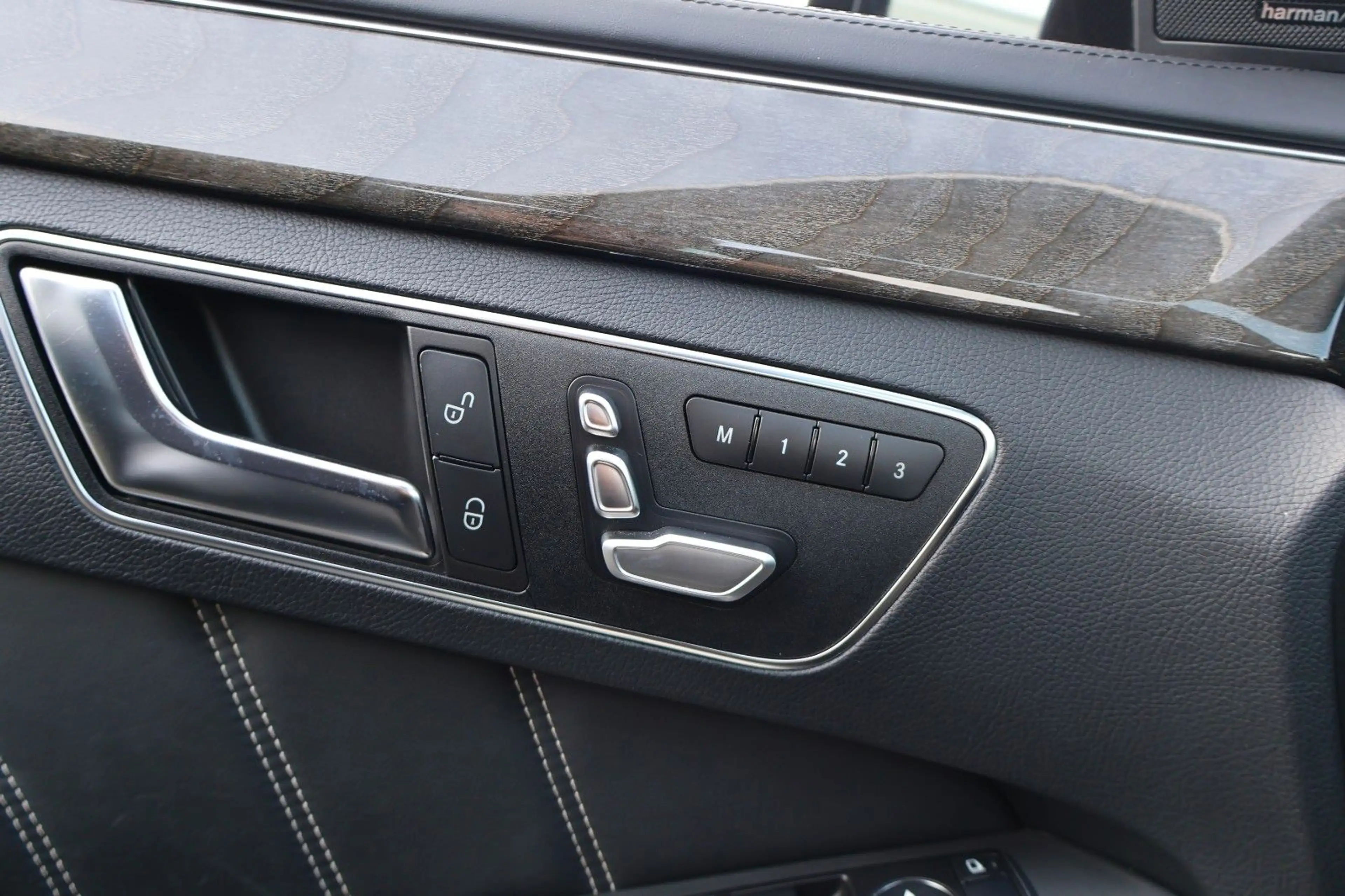 Mercedes-Benz E 63 AMG S 4MATIC/LED/PANO/H&K/360°KAMERA — photo 9