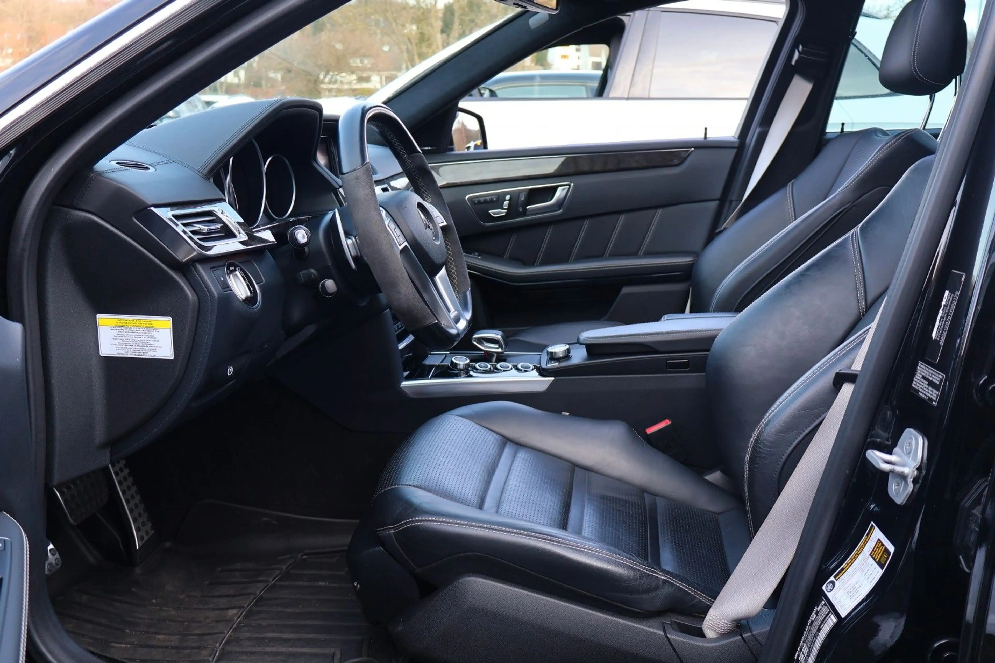 Mercedes-Benz E 63 AMG S 4MATIC/LED/PANO/H&K/360°KAMERA — photo 11