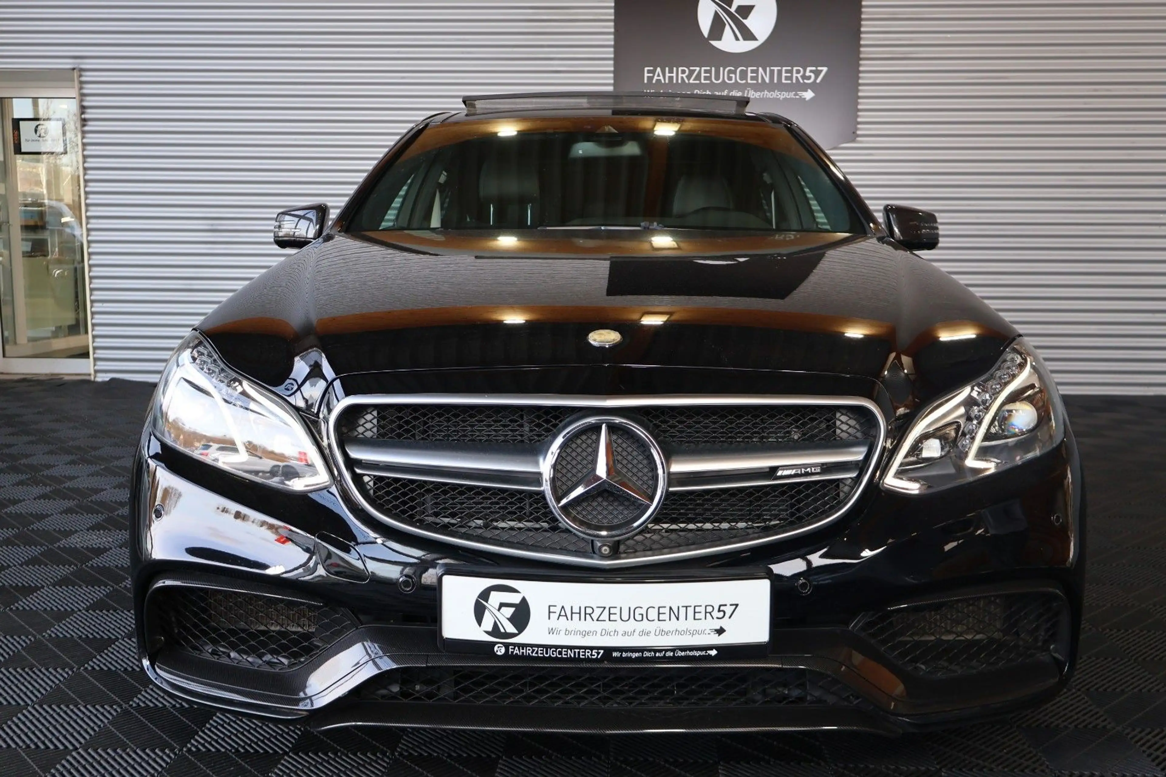 Mercedes-Benz E 63 AMG S 4MATIC/LED/PANO/H&K/360°KAMERA — photo 3