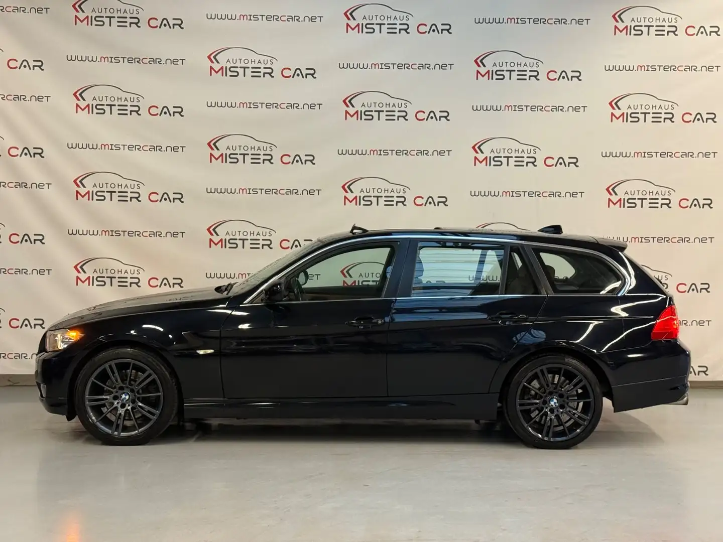 BMW 330 d Touring M ALU/NAVI/LEDER/PANO/KEY/XEN/E5 Noir - 2