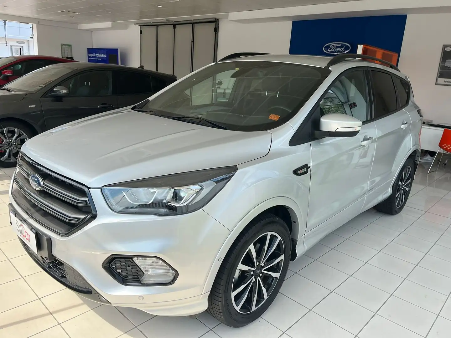 Ford Kuga 1.5 TDCI 120 CV S&S 2WD ST-Line Grigio - 1