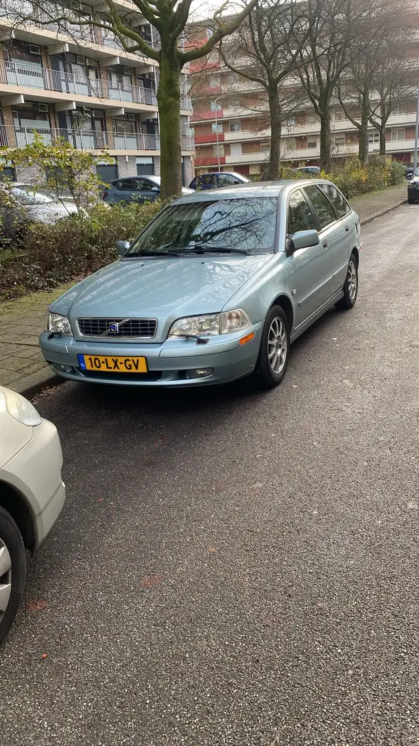 Volvo V40 1.8 Bleu - 1