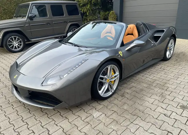Ferrari 488 LIFT UNFALLFREI CARBON 18000KM
