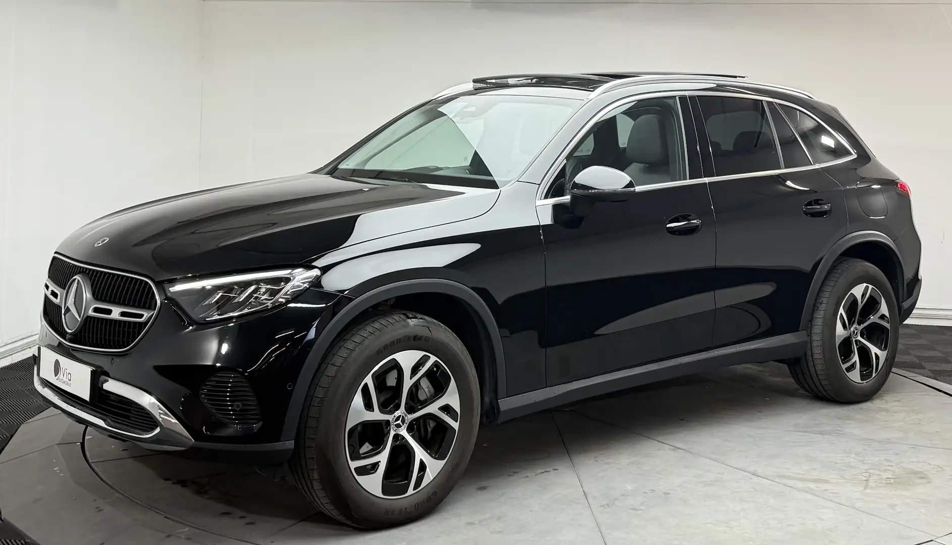 Mercedes-Benz GLC 300 300 de 4Matic Hybride Rechargeable Avantgarde Line - Toit ouvrant - Son Focal Schwarz - 1