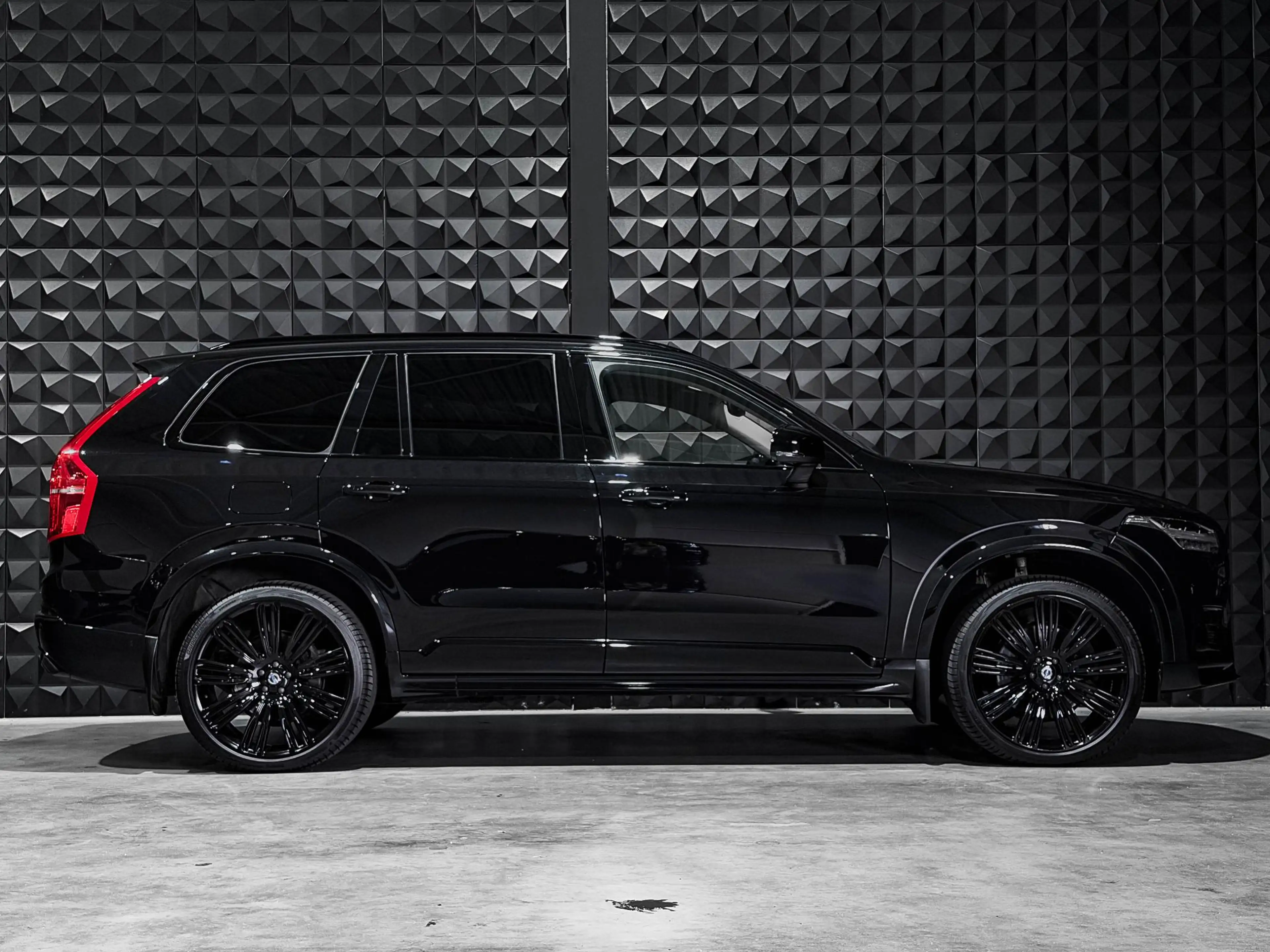 Volvo XC90 2.0 T8 Recharge AWD All Black | 22" | Trekh. | Bli — photo 2