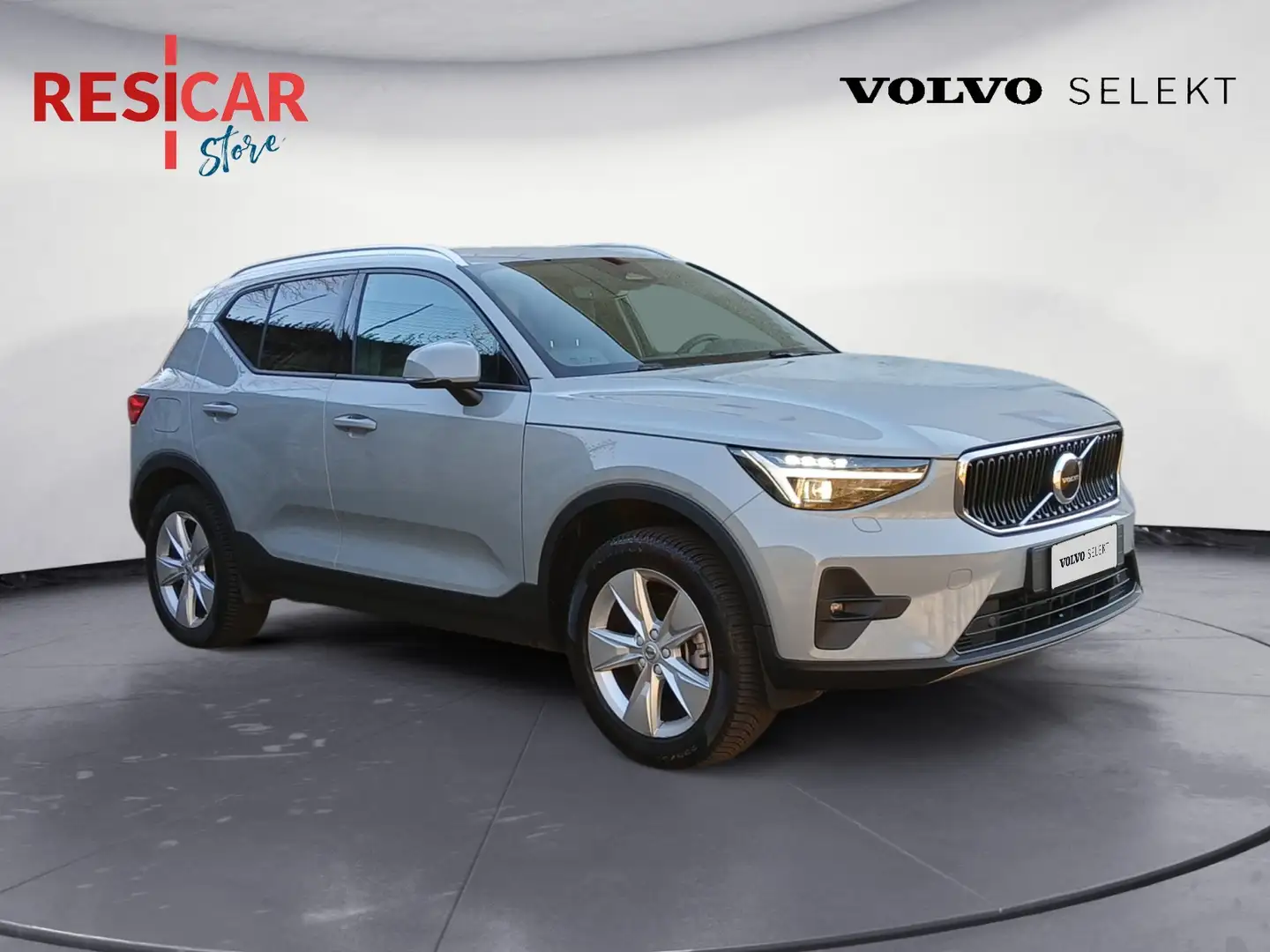 Volvo XC40 2.0 b3 Core auto Grey - 1