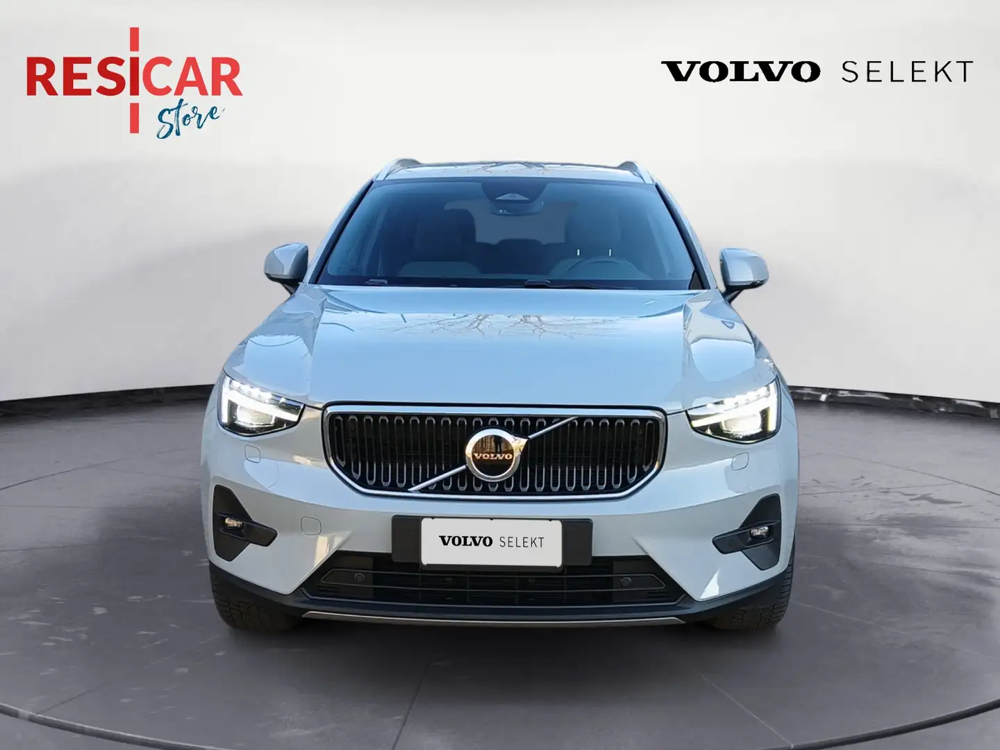 Volvo XC40 2.0 b3 Core auto Grey - 2