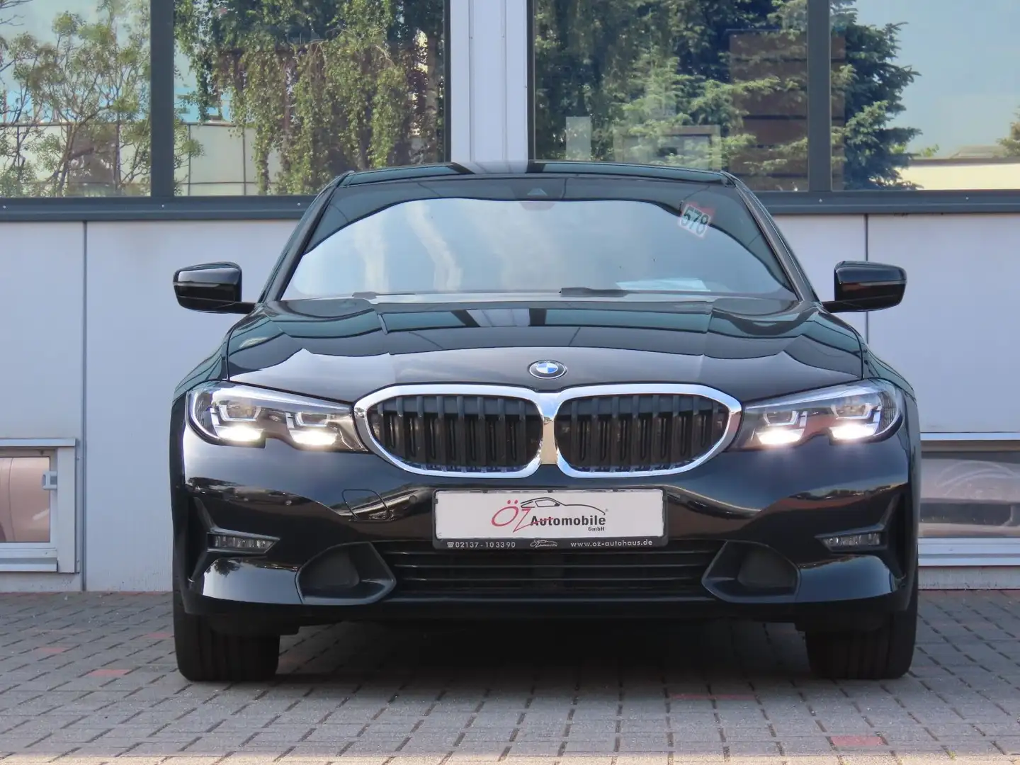 BMW 320 d Sport Line Automatik Noir - 2
