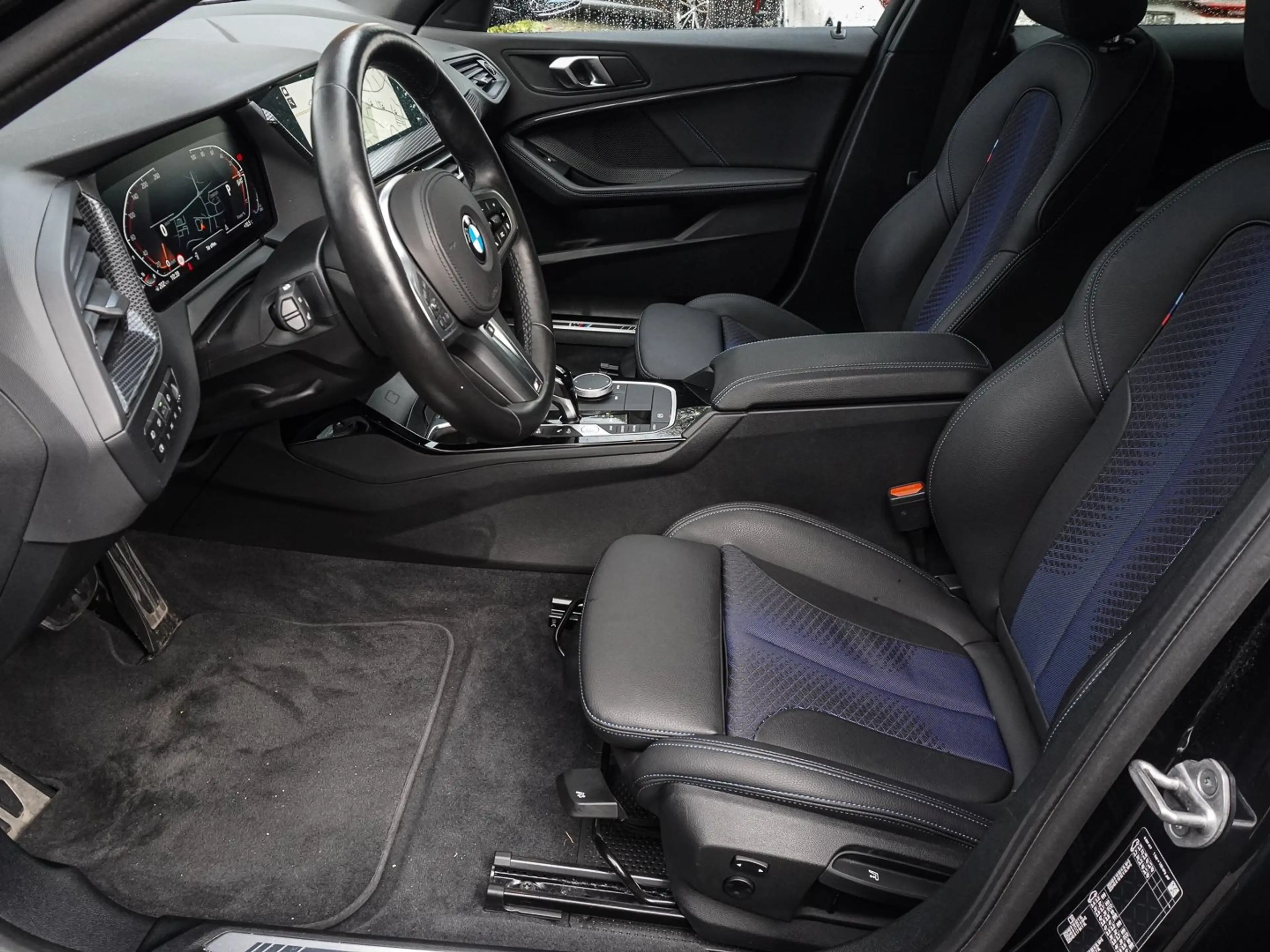 BMW 118 i M Sport AHK RFK NAVI LED PDC V+H DAB Klima — photo 13