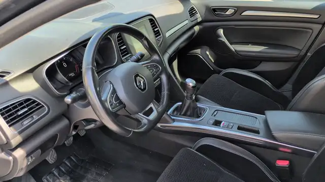 Renault Megane view 8