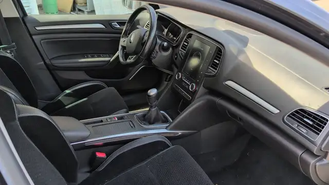 Renault Megane view 10
