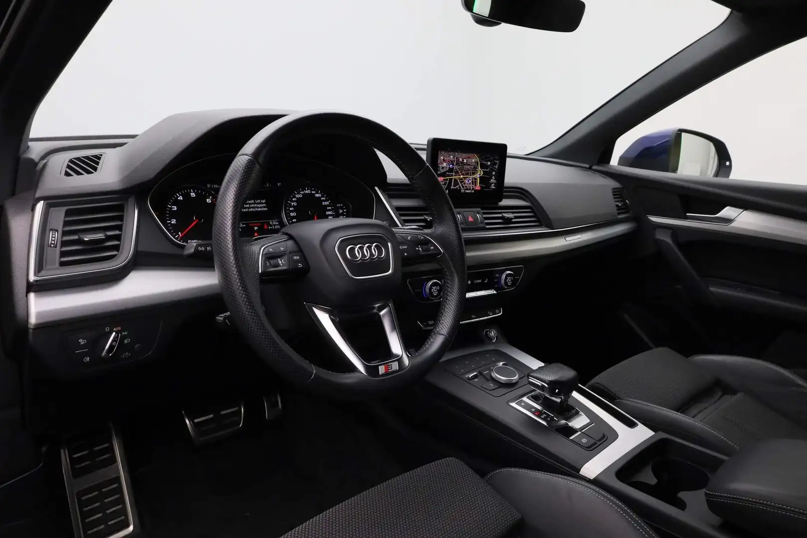 Audi Q5 2.0 TFSI 252PK S-tronic quattro Sport S Line Editi Blauw - 2