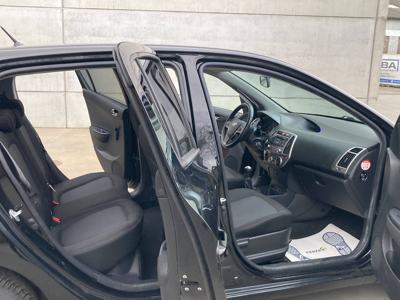 Hyundai i20 1.2 benzine 2015 met 107000km*1STE EIGENAAR*GO EDITIE*GARANTIE*airco*EURO 5*LEZ OK* — photo 6