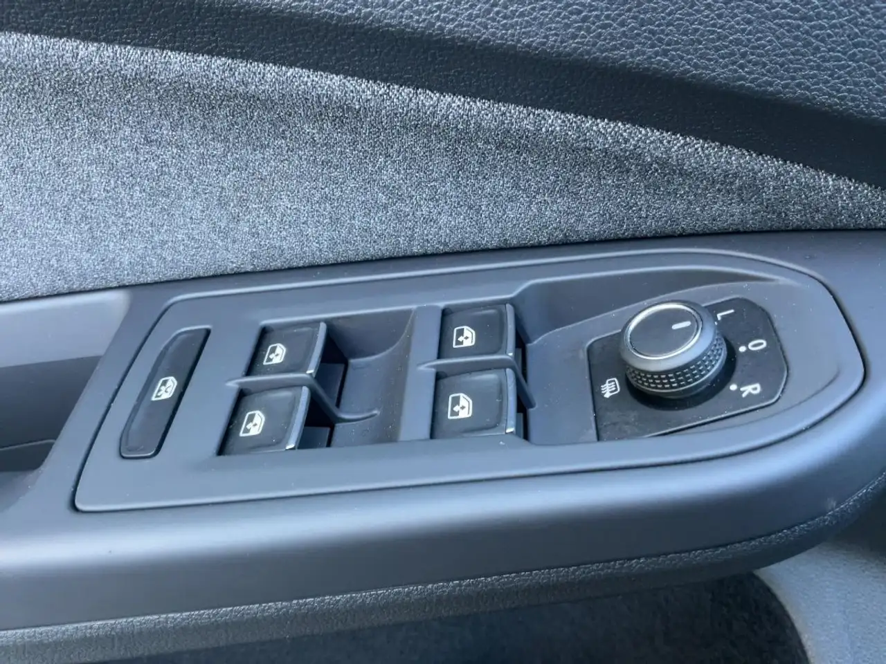 Volkswagen Golf 1.0 TSI MOVE LED+2xPDC+ACC+SHZ+16"LM, миниатюра 16