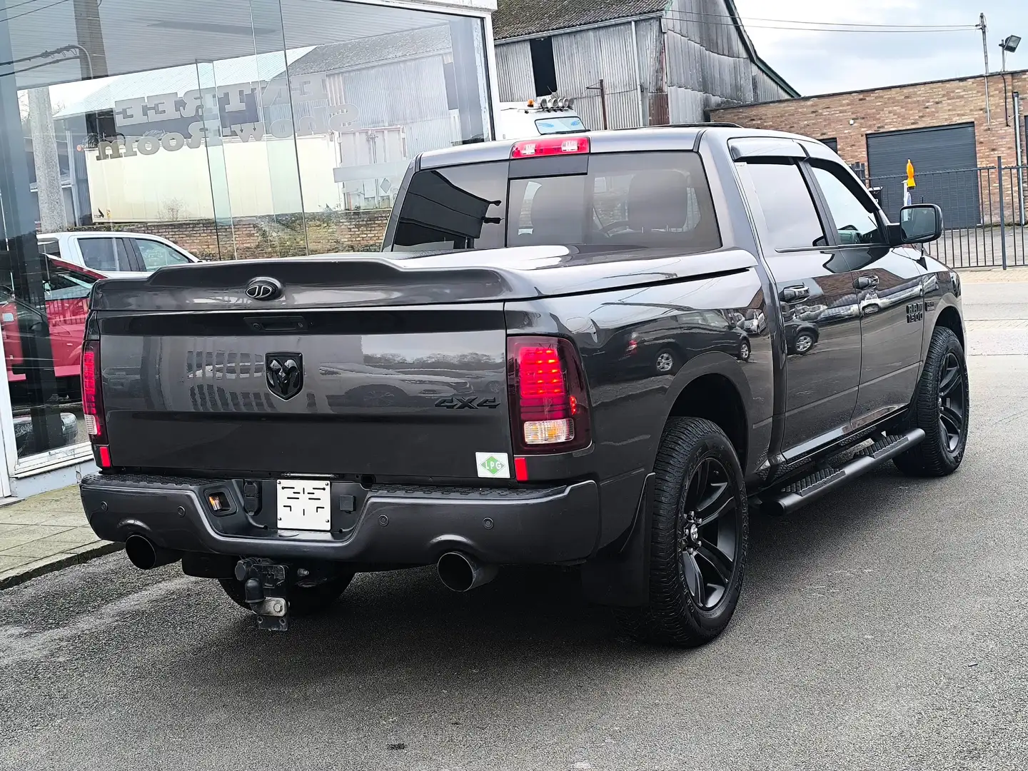 Dodge RAM RAM 5.7 LPG SPORT TOIT OUVRANT TVAC CREWCAB/FULL Grijs - 2