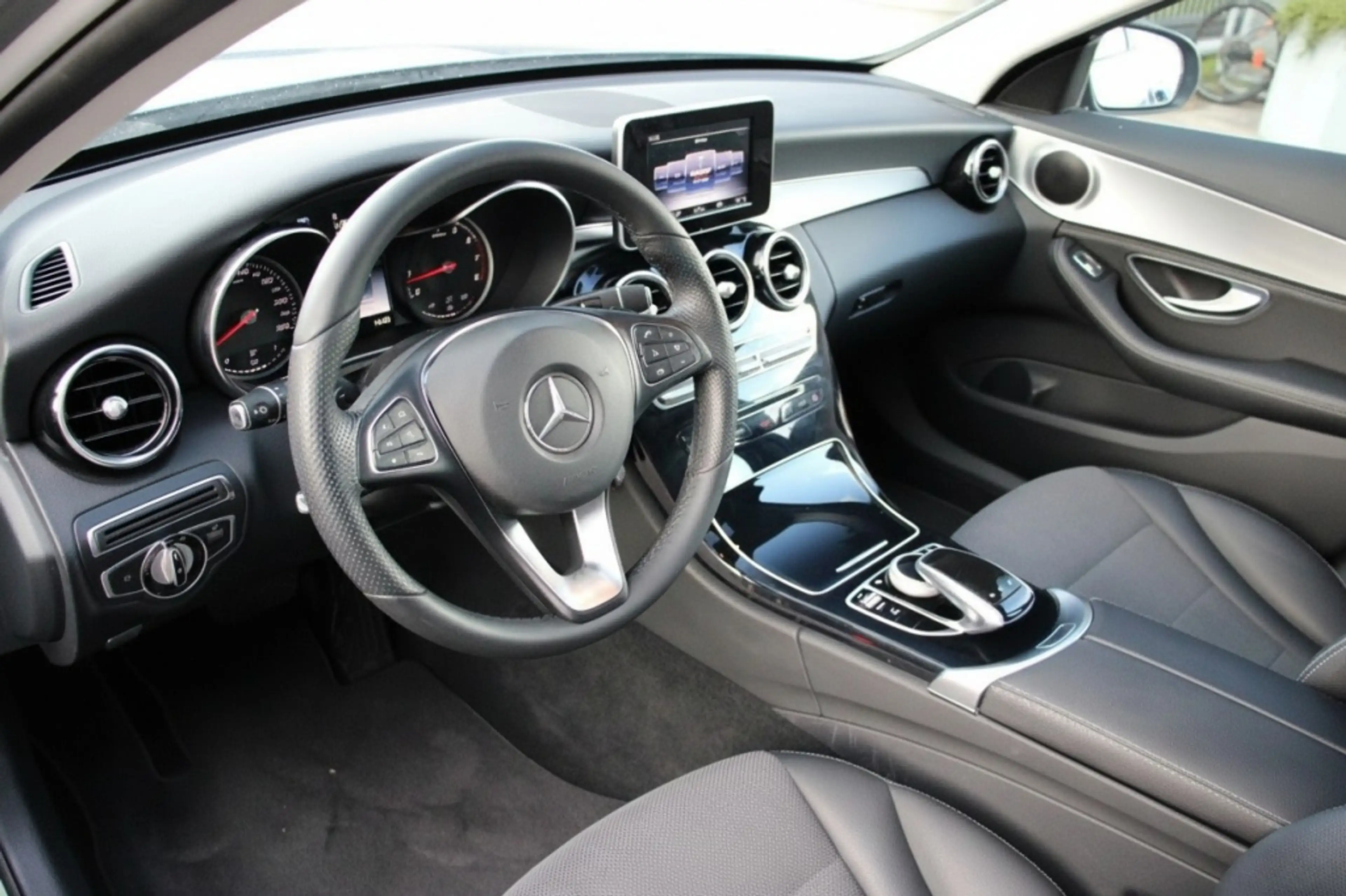 Mercedes-Benz C 180 Ambition — photo 13