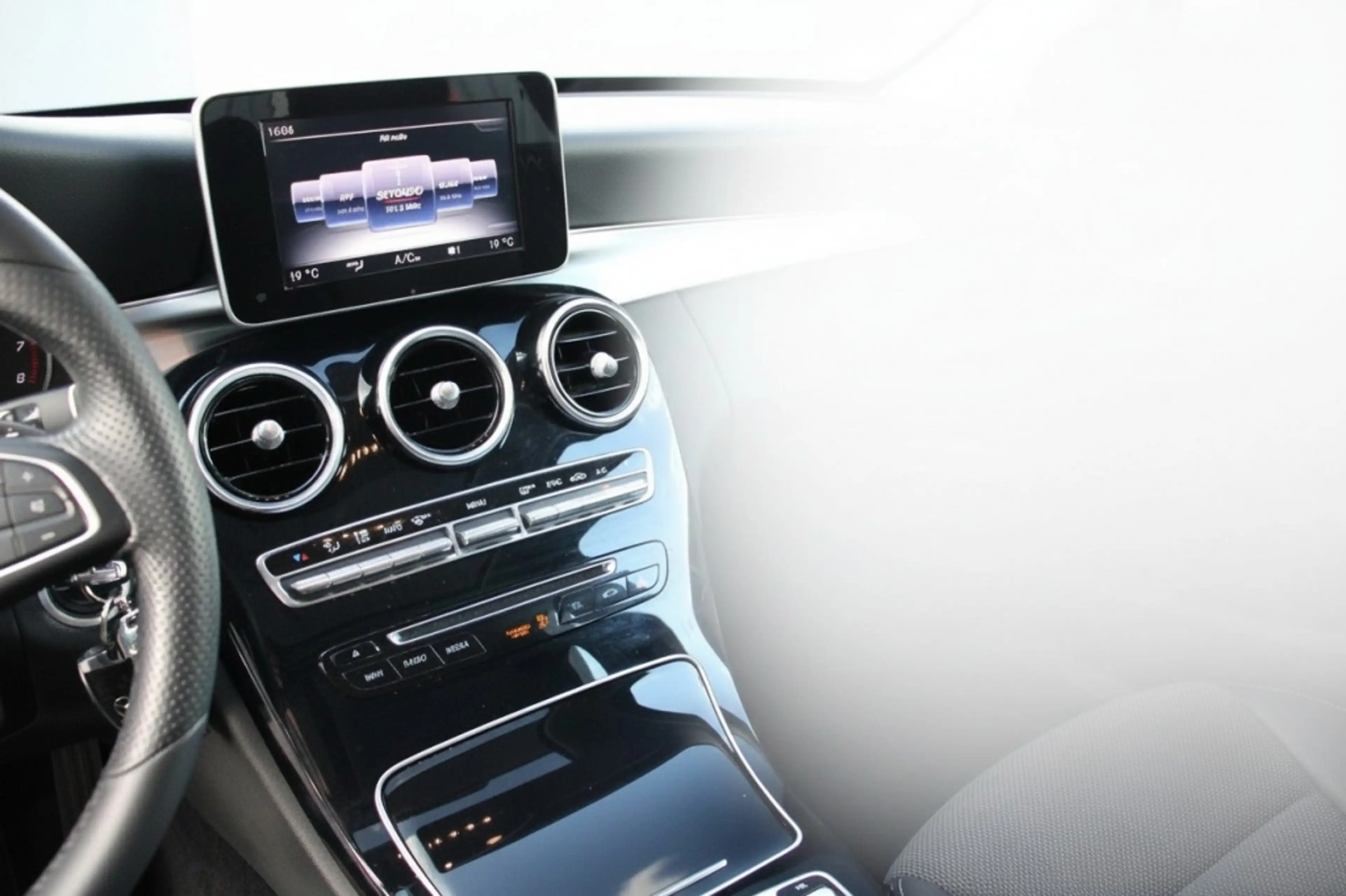 Mercedes-Benz C 180 Ambition — photo 9