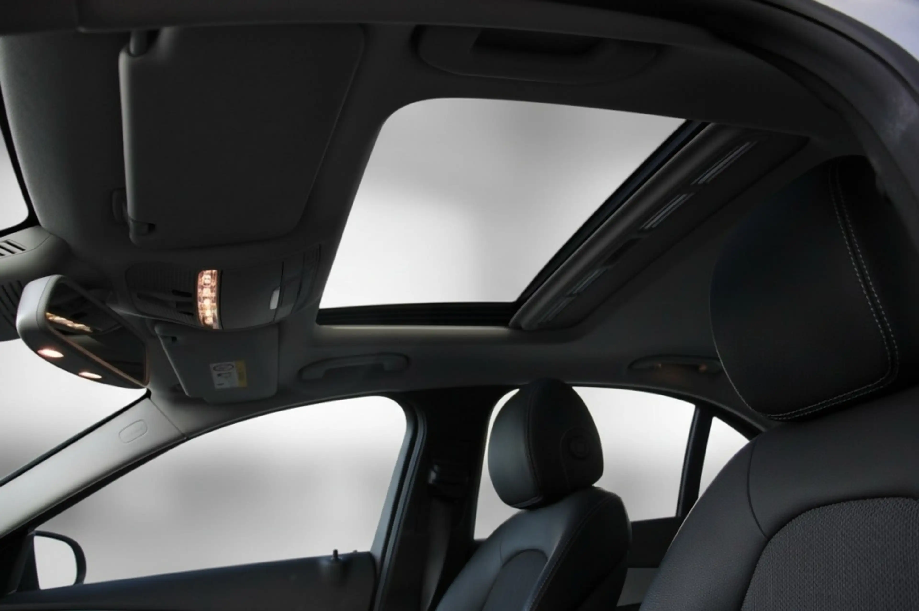 Mercedes-Benz C 180 Ambition — photo 15