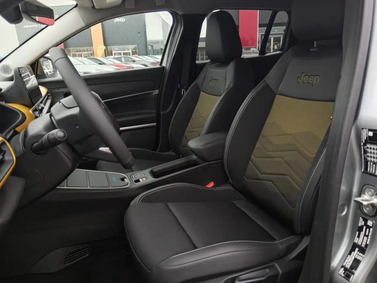 Jeep Avenger BEV 156cv Summit 10