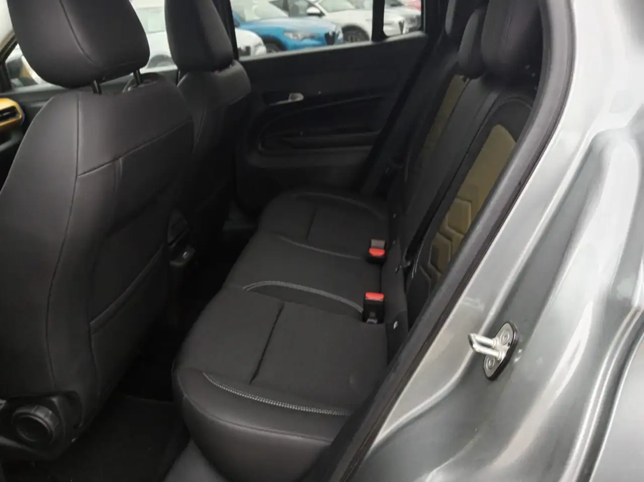 Jeep Avenger BEV 156cv Summit 13