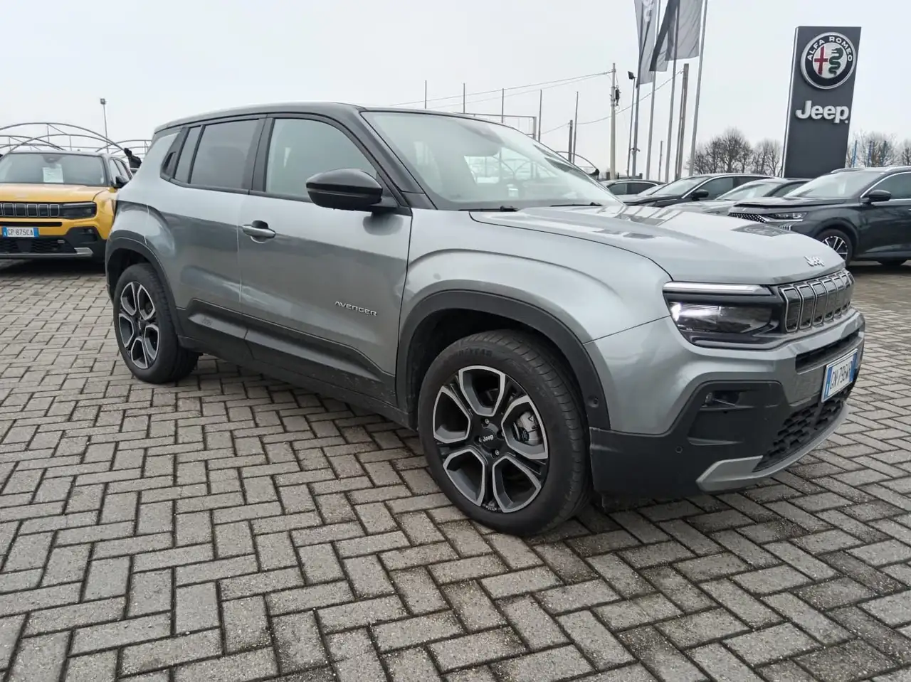 Jeep Avenger BEV 156cv Summit 3