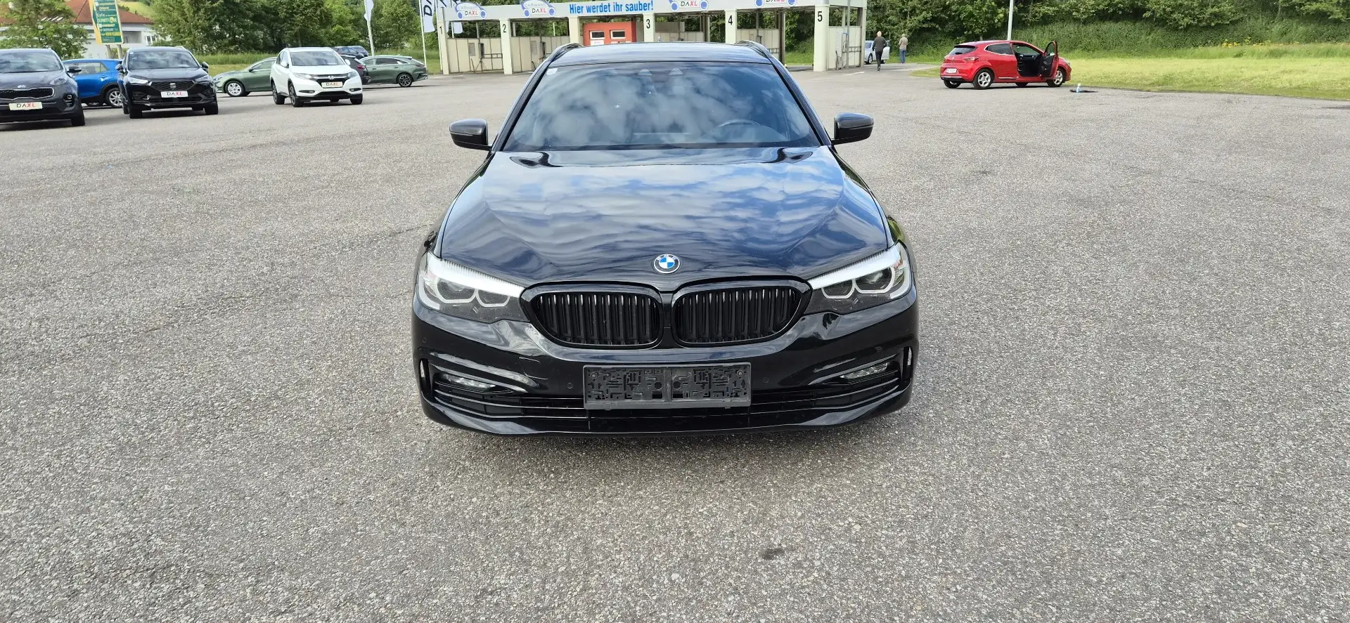 BMW 520 520d Touring Aut. Schwarz - 1