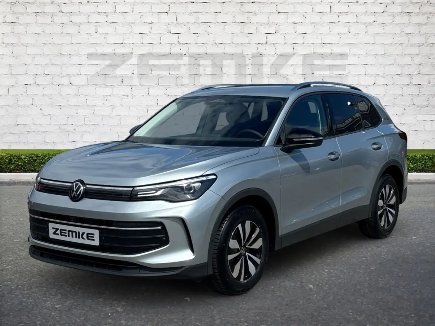 Volkswagen Tiguan GOAL 1,5 l eTSI DSG AHK Navi Digitales Cockpit Zilver - 1