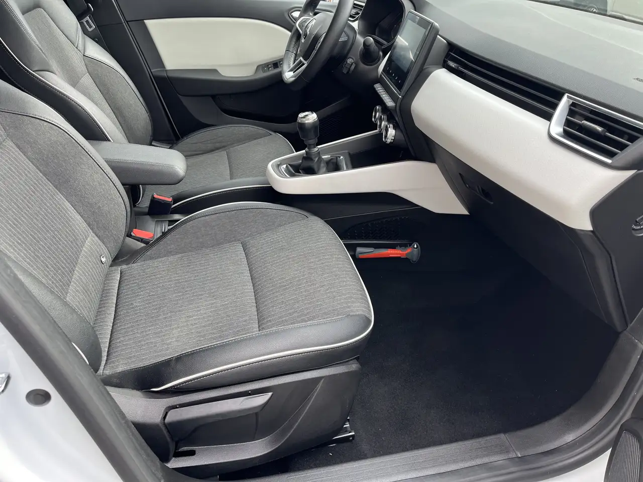 Renault Clio 1.0 TCe 90 Techno Camera Apple Carplay/Android Aut 16