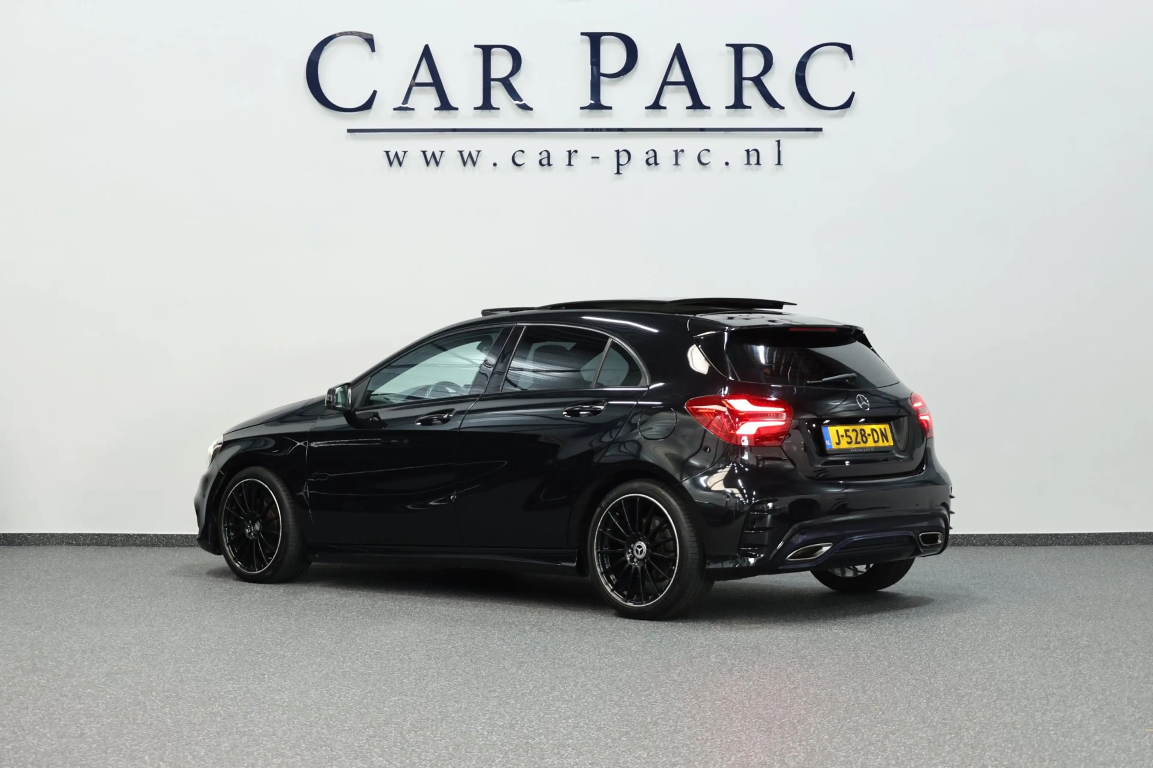 Mercedes-Benz A 180 AMG Night Edition Plus LED/PANORAMADAK/ALCANTARA+S — photo 7