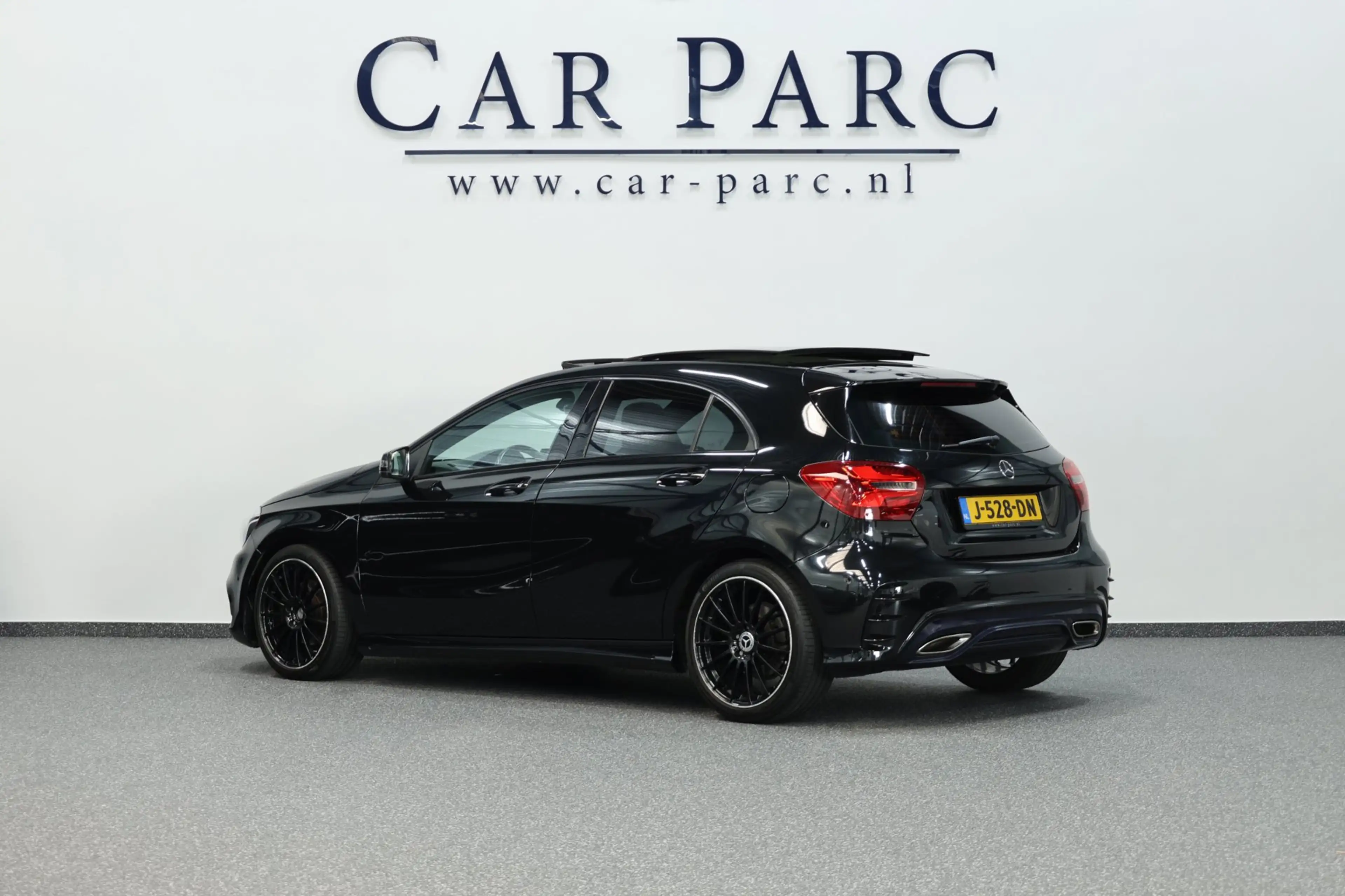Mercedes-Benz A 180 AMG Night Edition Plus LED/PANORAMADAK/ALCANTARA+S — photo 8