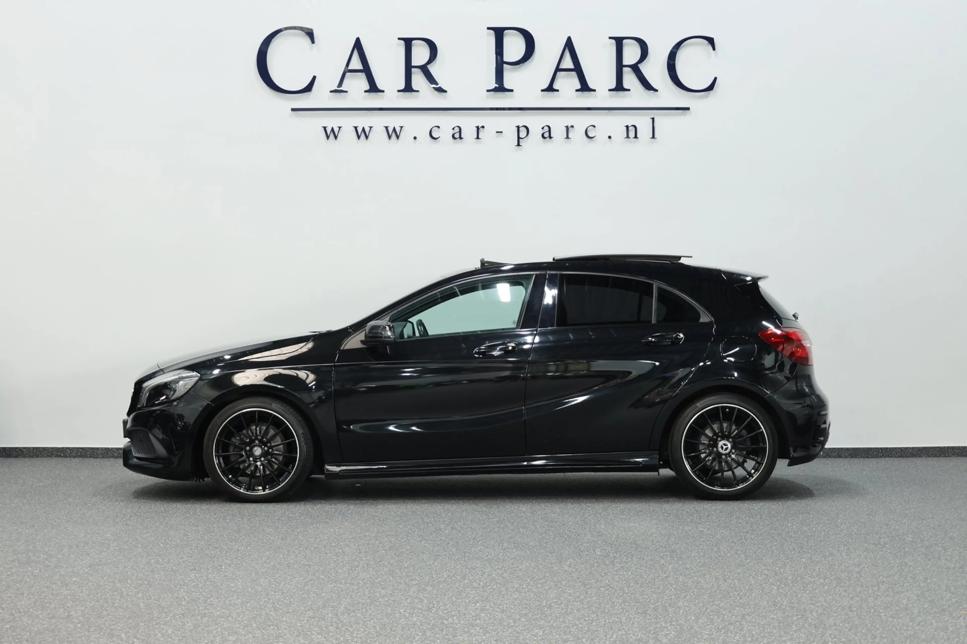 Mercedes-Benz A 180 AMG Night Edition Plus LED/PANORAMADAK/ALCANTARA+S — photo 9