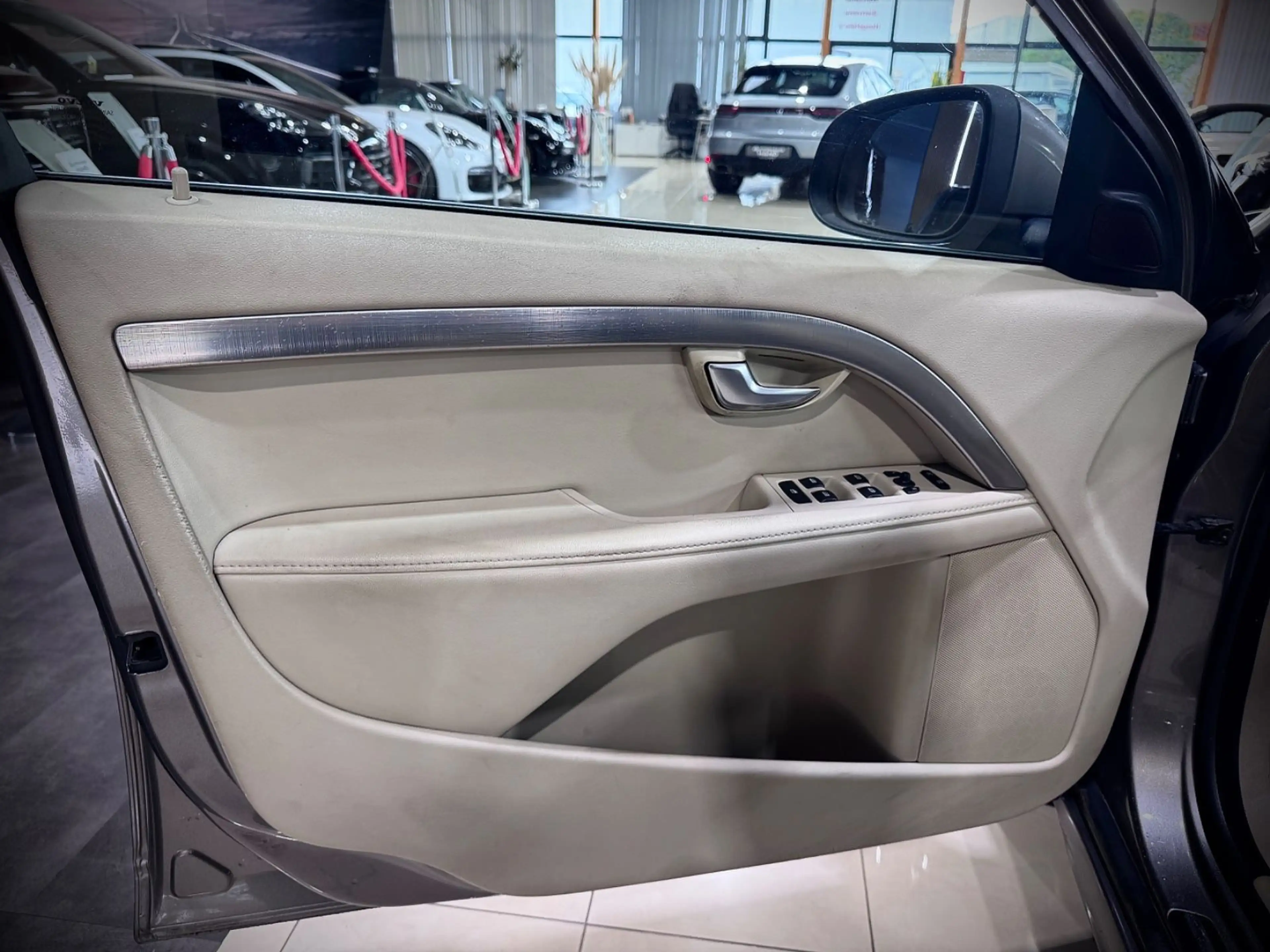 Volvo V70 *2.0*KOMBI*KINETIC*BEIGE*TÜV 2028* — photo 10