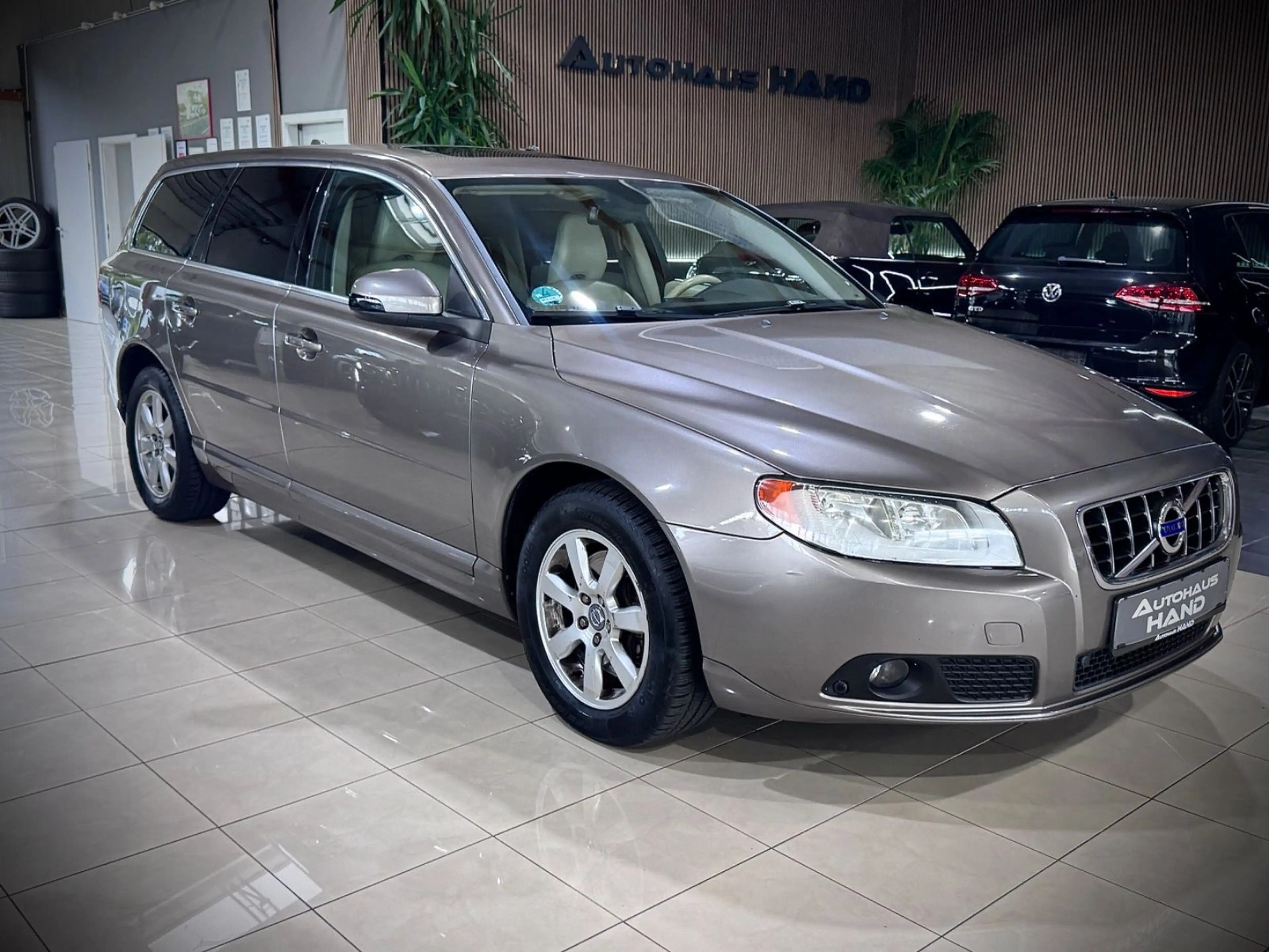 Volvo V70 *2.0*KOMBI*KINETIC*BEIGE*TÜV 2028* — photo 3