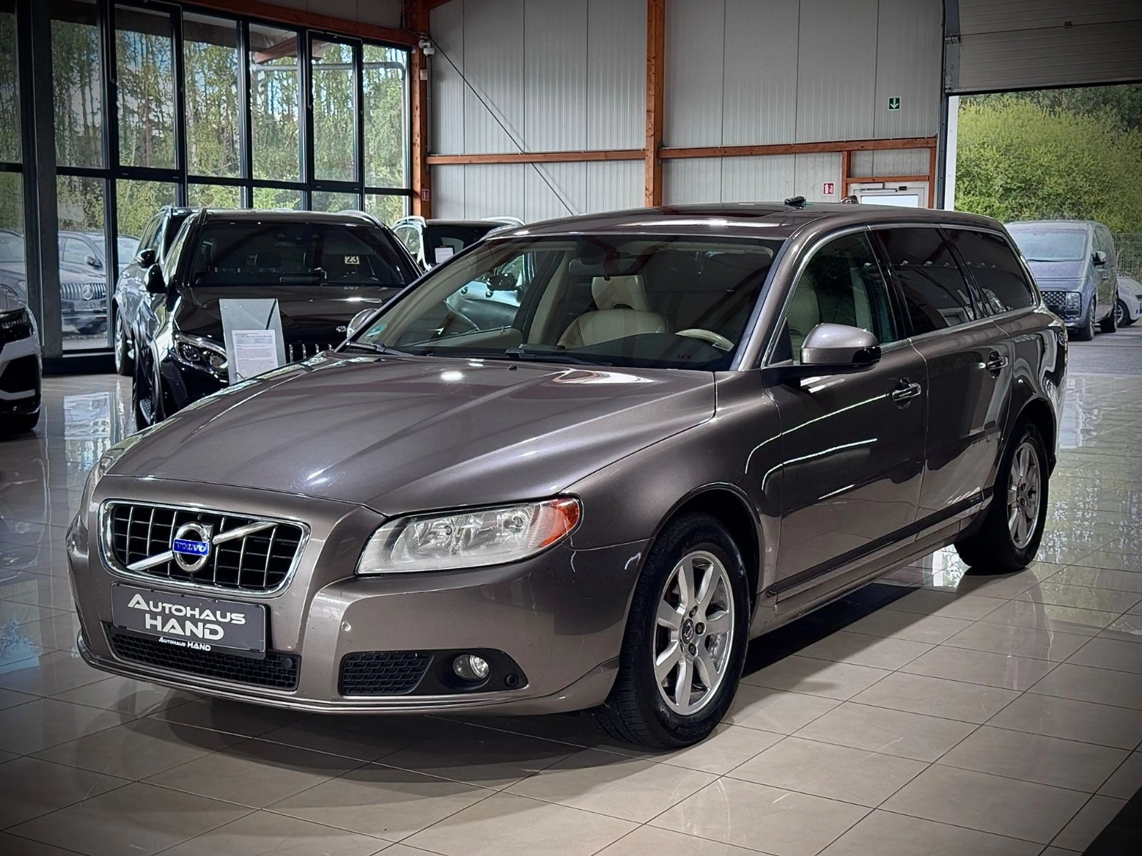 Volvo V70 *2.0*KOMBI*KINETIC*BEIGE*TÜV 2028*