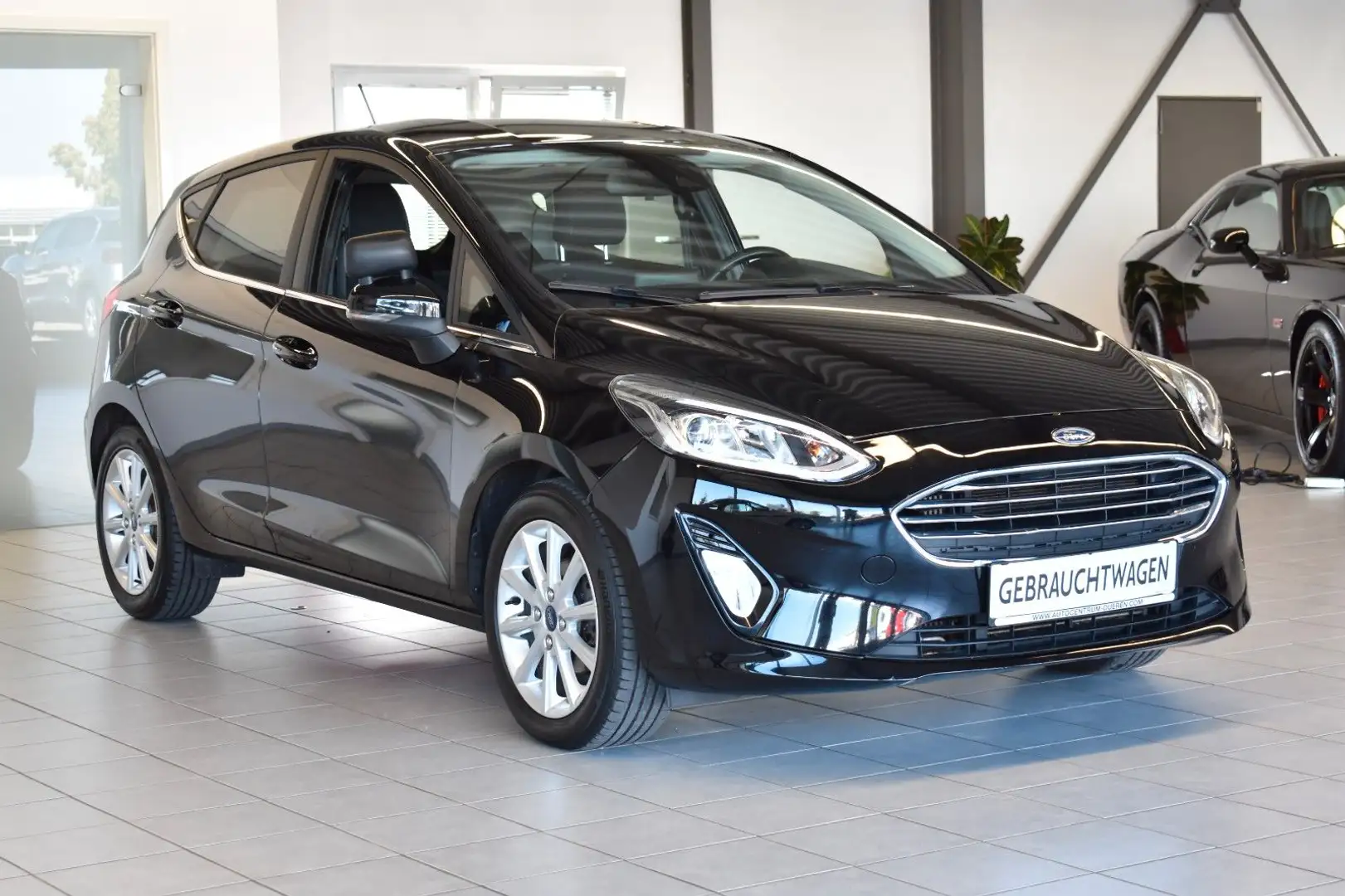 Ford Fiesta Titanium AUT./NAVI/SHZ/ALU Schwarz - 1