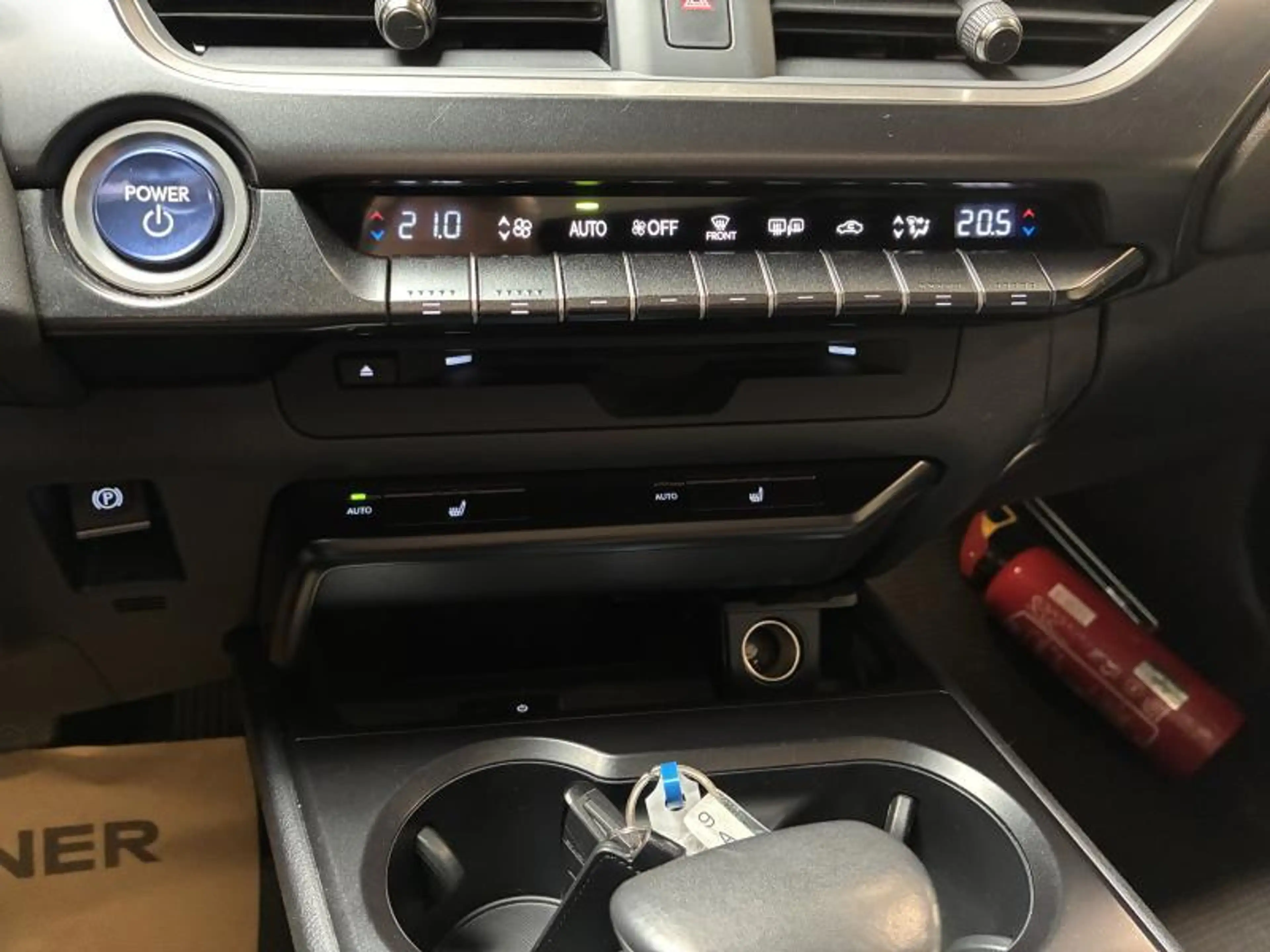 Lexus UX 250h 250h Executive Line + Sunroof — photo 13