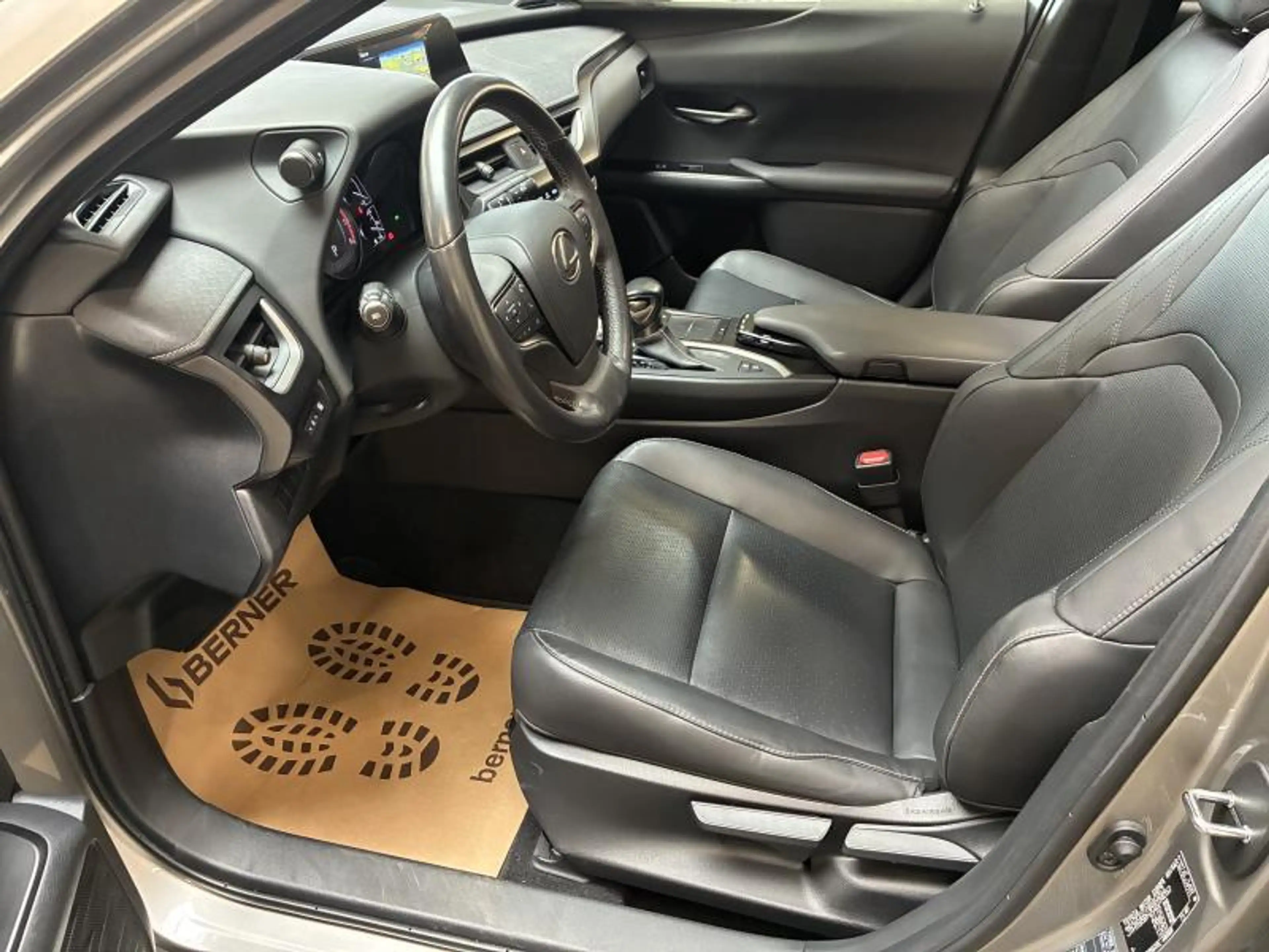 Lexus UX 250h 250h Executive Line + Sunroof — photo 7