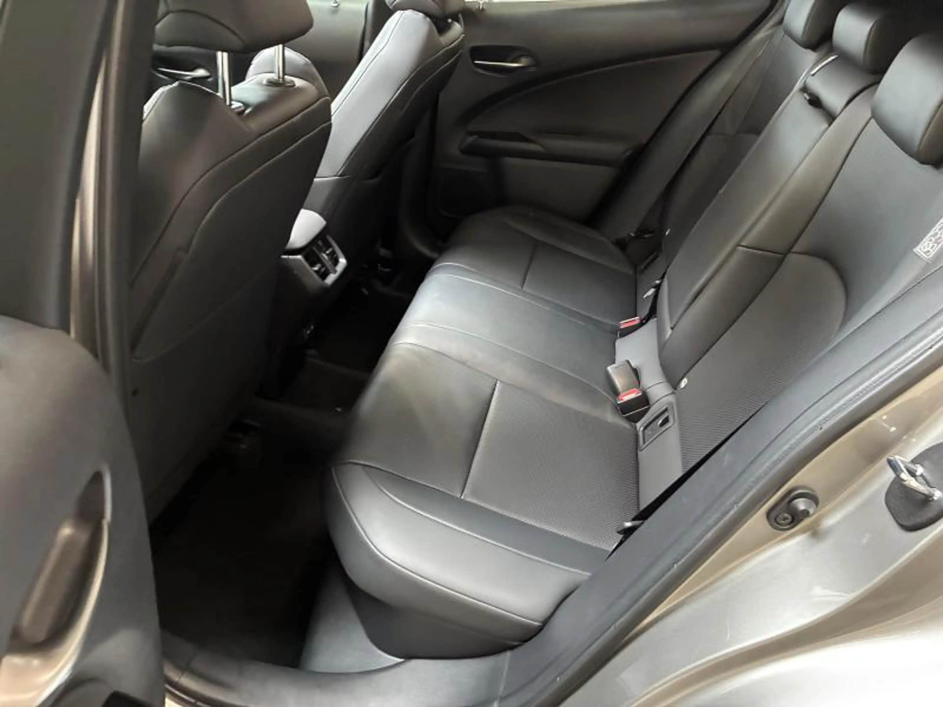 Lexus UX 250h 250h Executive Line + Sunroof — photo 14