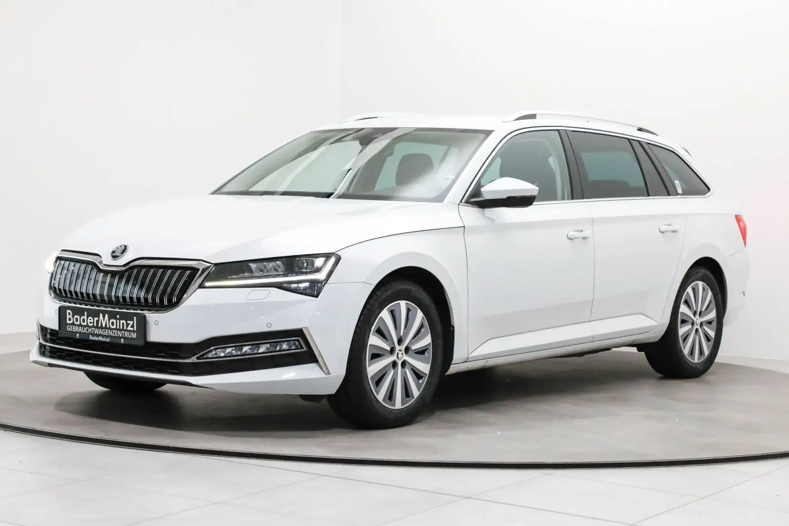 Skoda Superb Combi 1.4 iV DSG AHK Navi ACC Virtual SHZ Weiß - 2