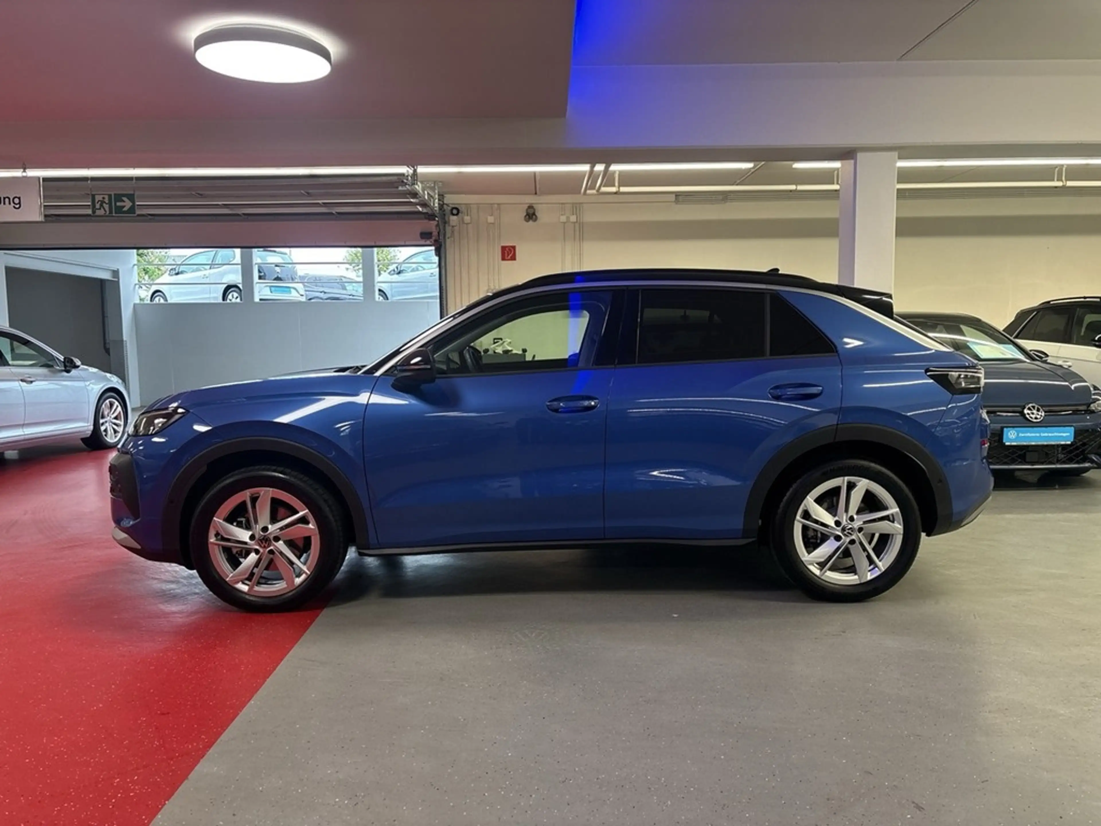 Volkswagen T-Roc Life 1.5 eTSI Navi LED Klima Sitzheizung Kamera — photo 3