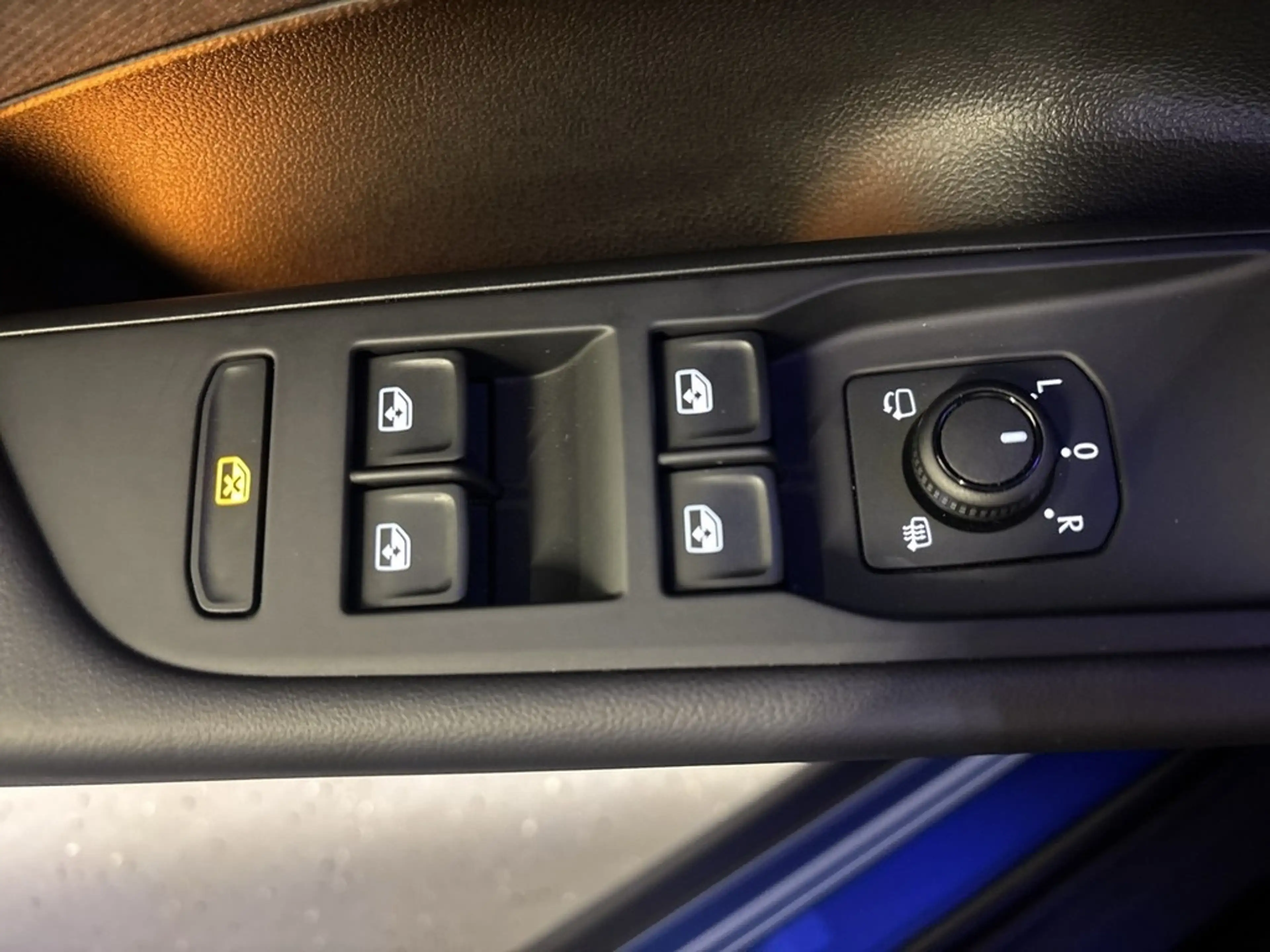 Volkswagen T-Roc Life 1.5 eTSI Navi LED Klima Sitzheizung Kamera — photo 15