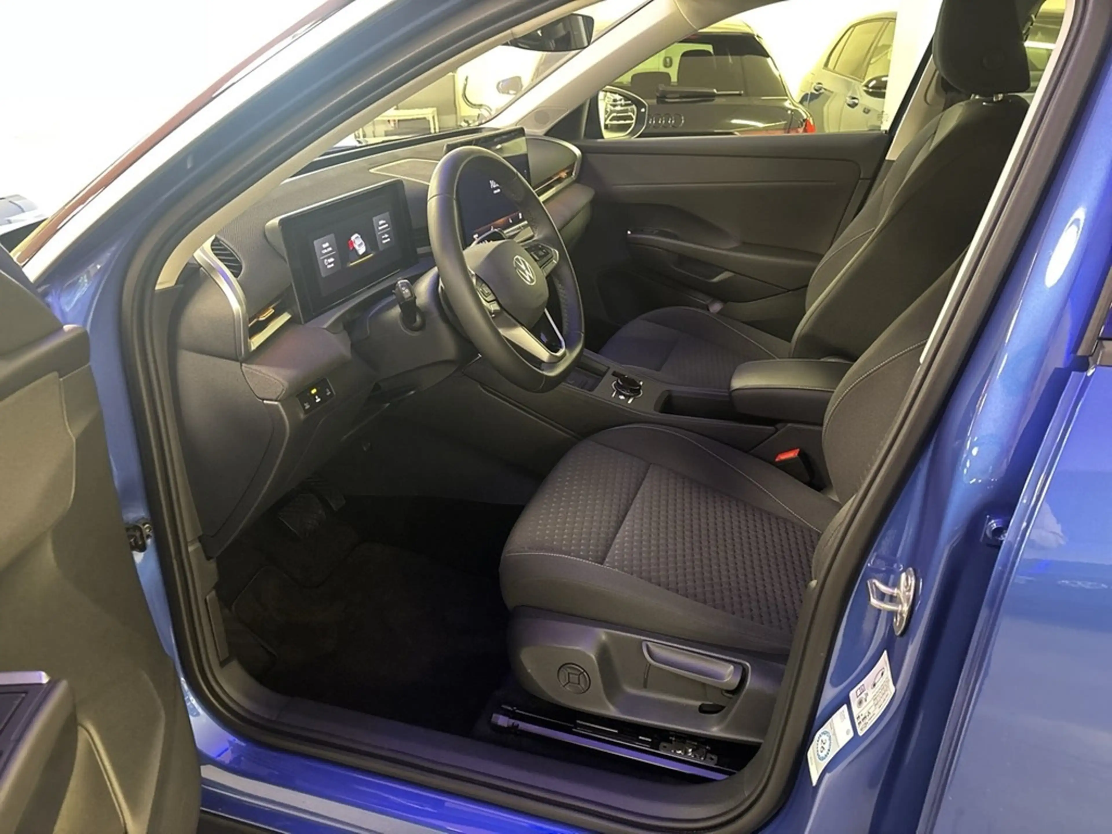 Volkswagen T-Roc Life 1.5 eTSI Navi LED Klima Sitzheizung Kamera — photo 5